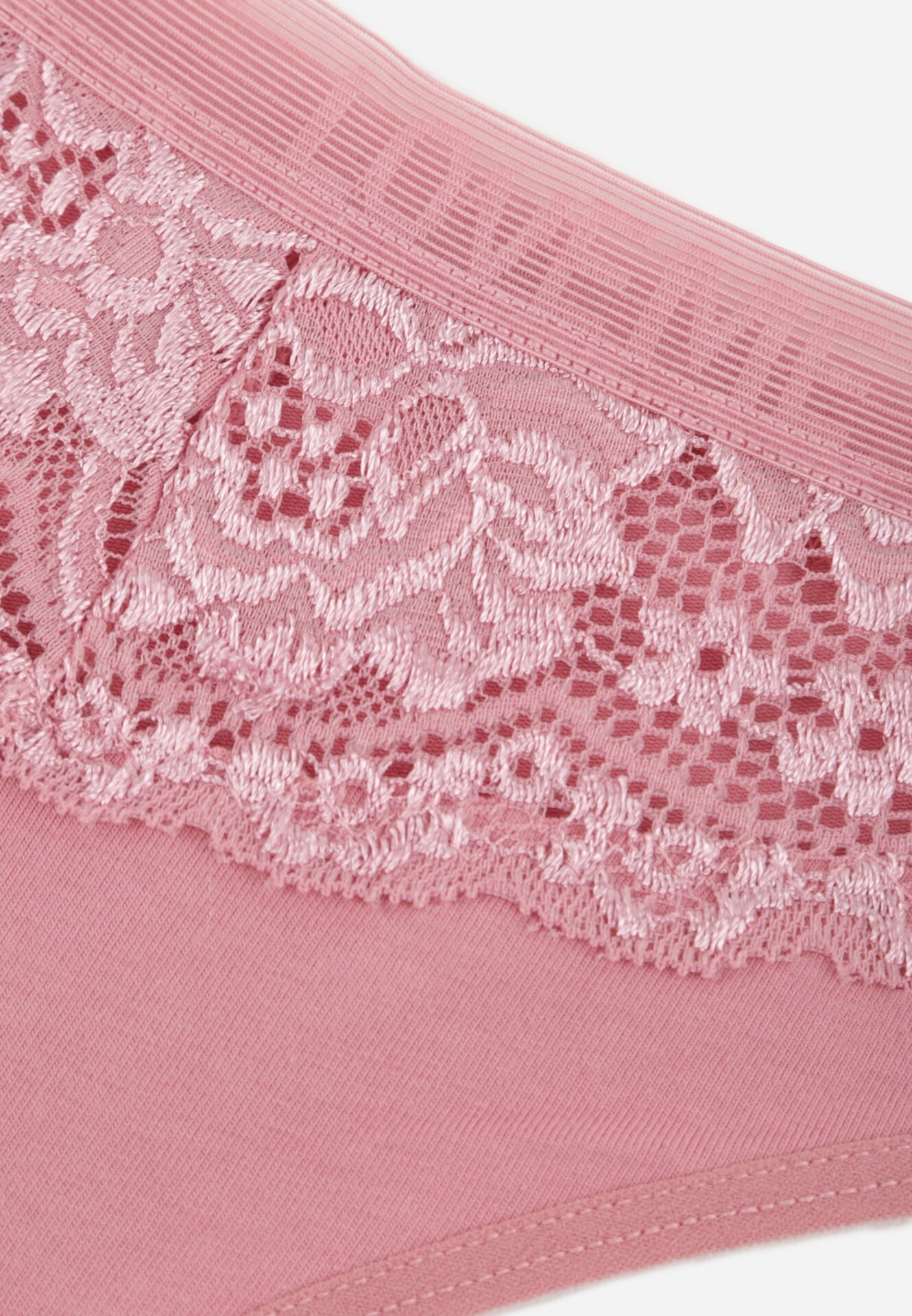 Różowe Majtki Stringi z Bawełną Ozdobione Koronką Thelanthe