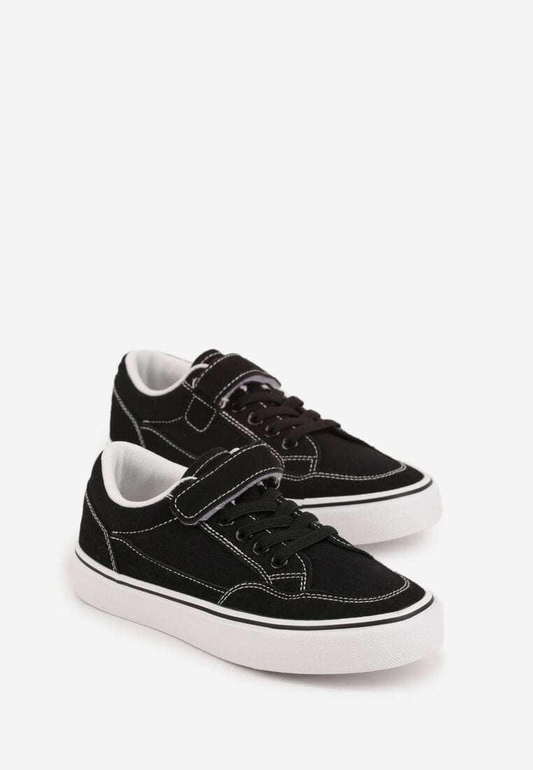 Czarne Trampki Ozdobione Przeszyciami Adrearea