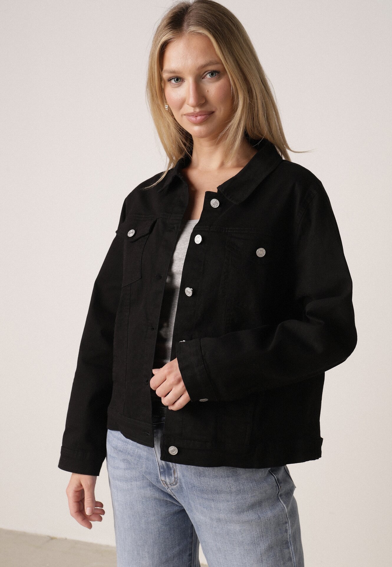 Czarna Bawełniana Kurtka Jeansowa Perimea