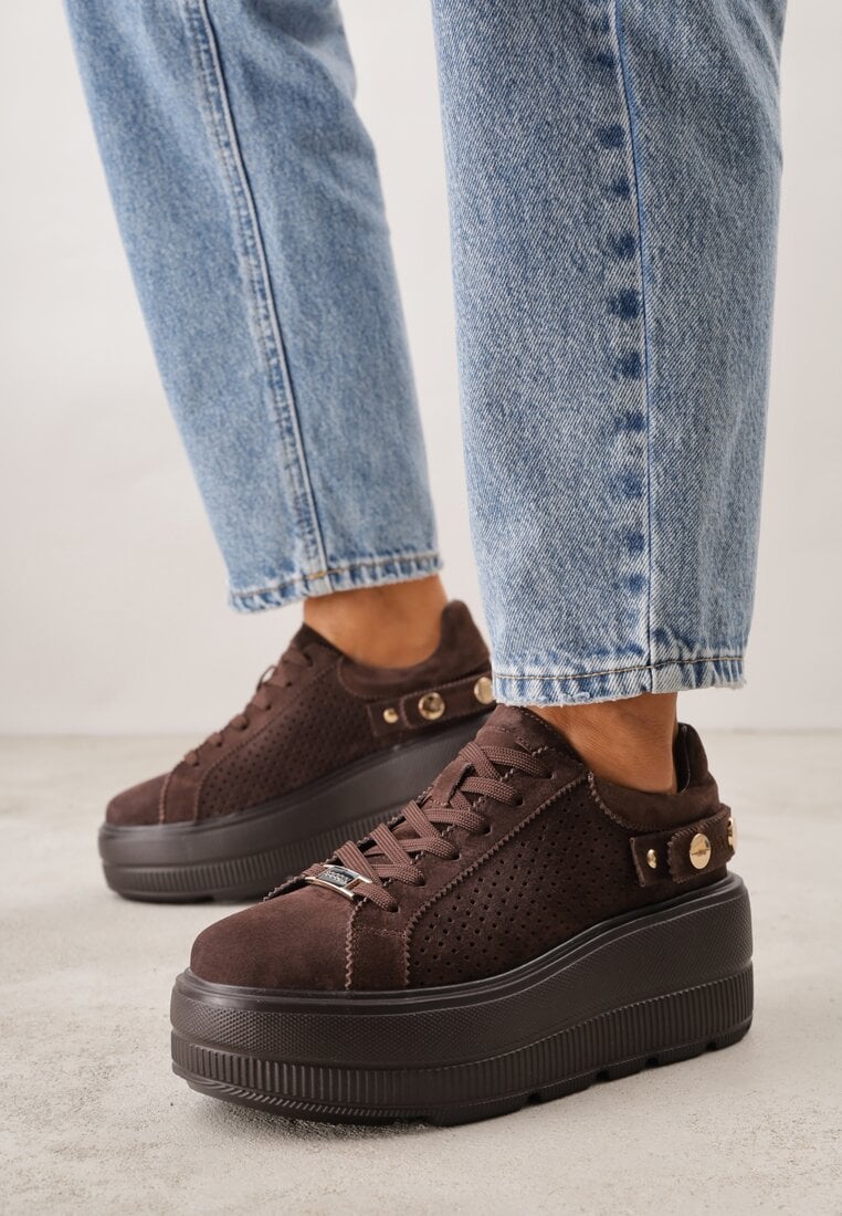 Ciemnobrązowe Skórzane Sneakersy na Platformie i Koturnie Zdobione Perforacją Peniesh