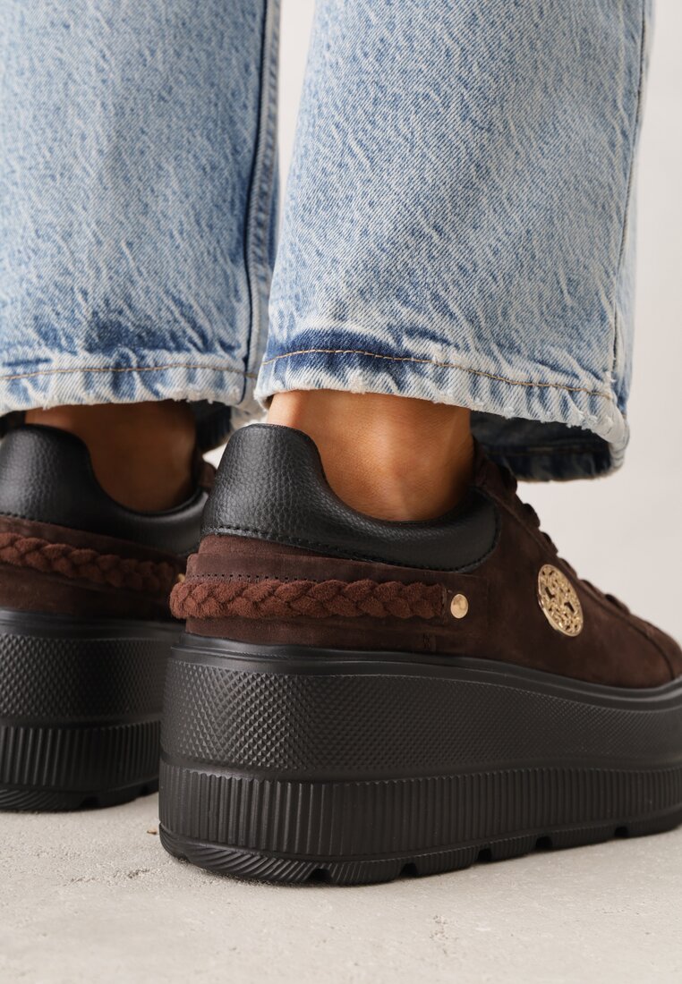 Brązowe Sneakersy Skórzane na Grubej Podeszwie z Plecionym Paskiem i Ozdobą Chalessei