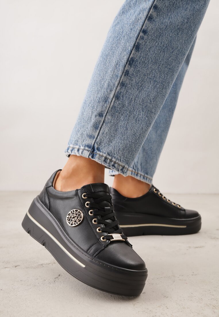 Czarne Sneakersy na Koturnie ze Skóry Naturalnej z Ozdobami Cnassophe