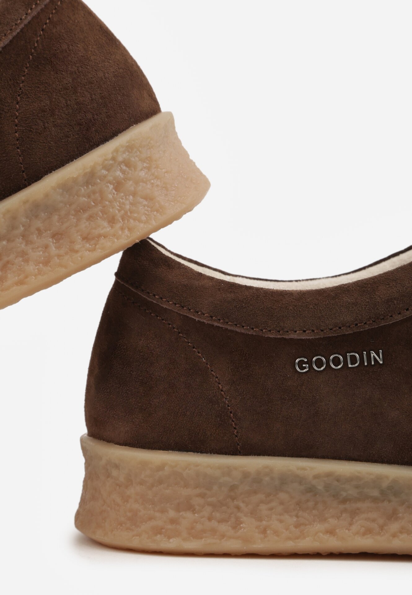 Brązowe Zamszowe Półbuty ze Skórzaną Wkładką i Ozdobnymi Przeszyciami Olenos