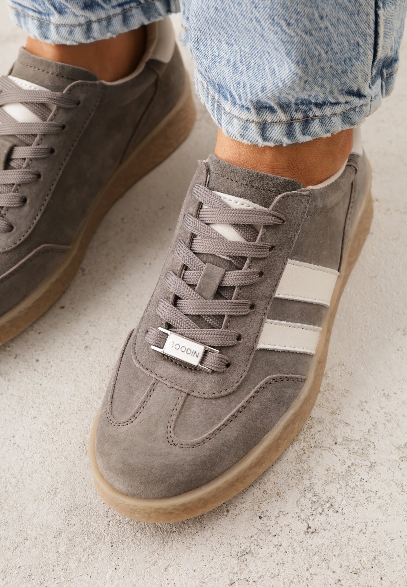 Ciemnobeżowe Sneakersy ze Skóry Naturalnej w Stylu Tenisówek z Paskami Arethephila