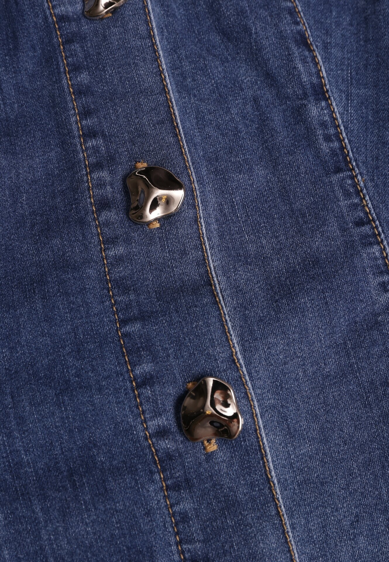 Niebieska Jeansowa Sukienka z Bawełny o Rozkloszowanym Kroju z Guzikami Nikesilea