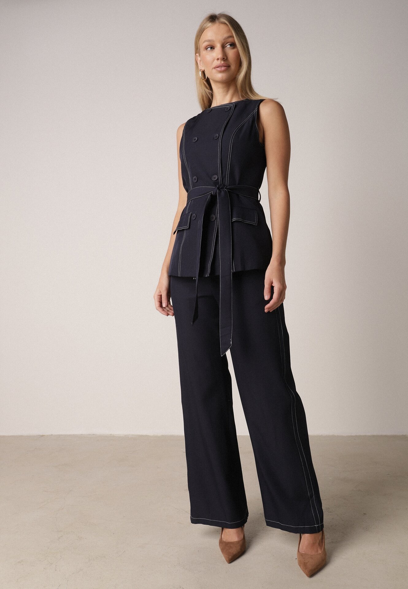 Granatowy Komplet Garniturowy Kamizelka z Paskiem i Szerokie Spodnie Zina