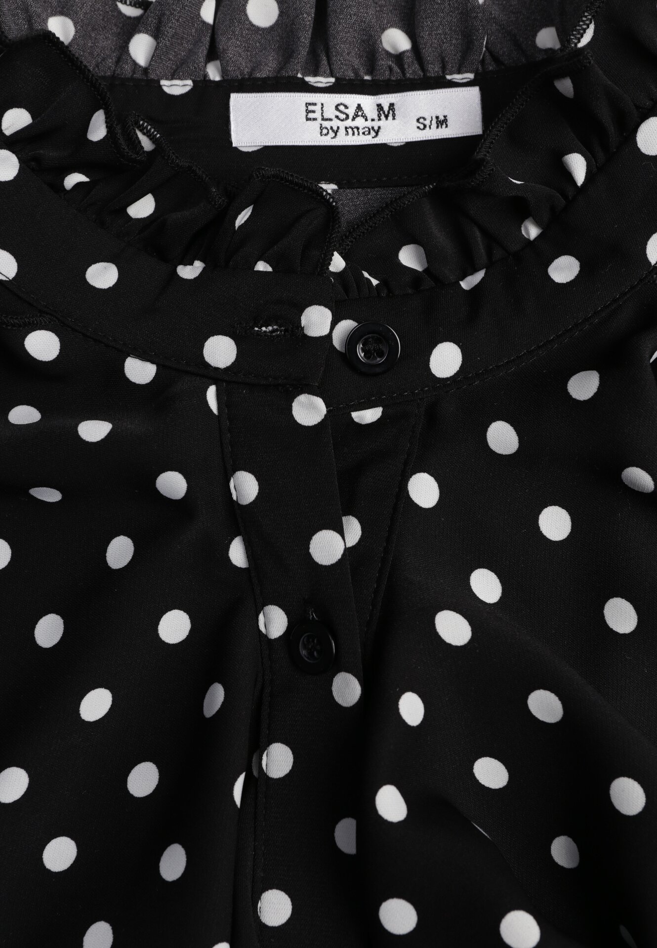 Czarna Wiskozowa Koszula w Kropki ze Stójką z Ozdobnymi Falbanami Isamene