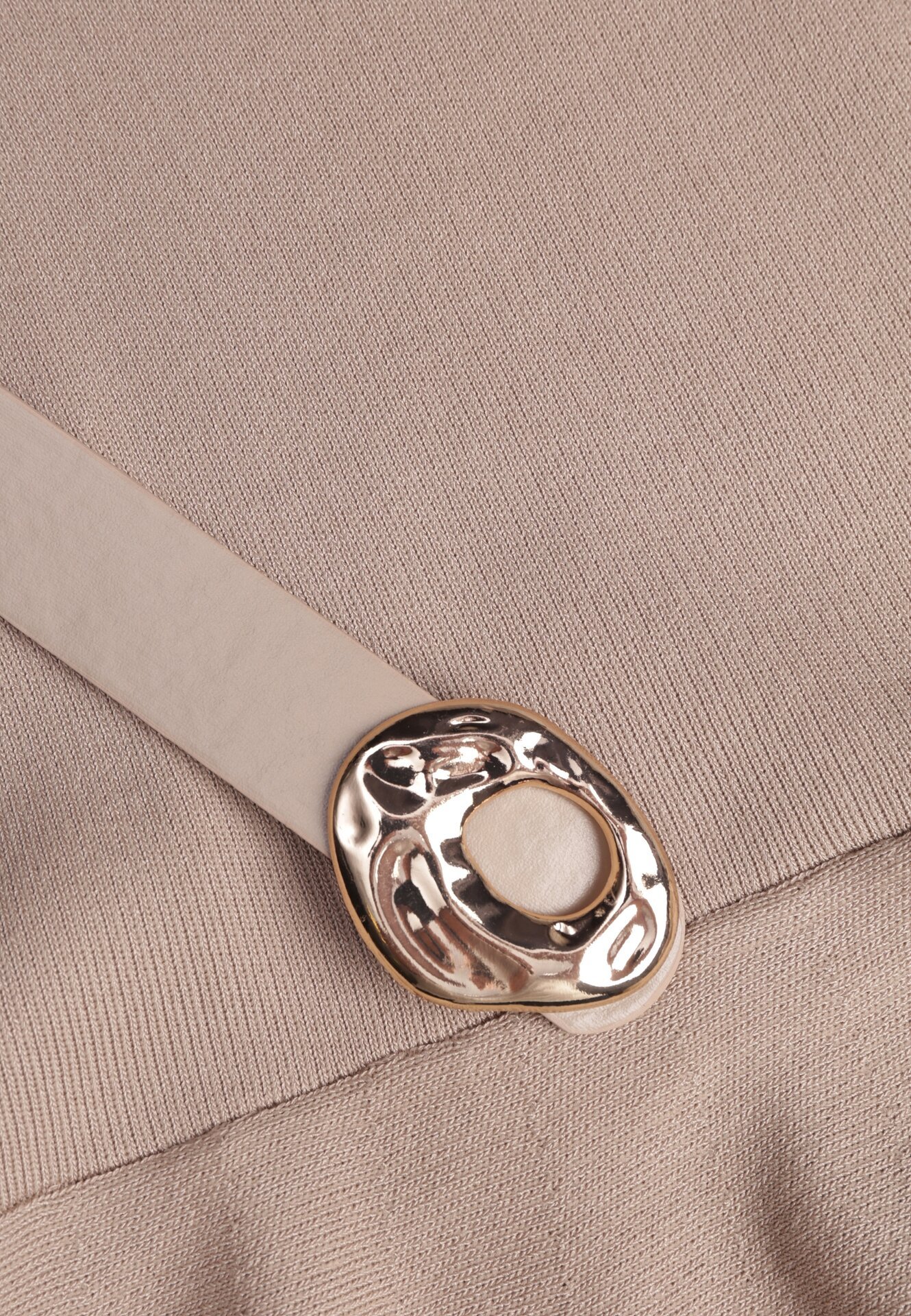 Beżowa Bluzka Dzianinowa z Baskinką i Paskiem Lyvara