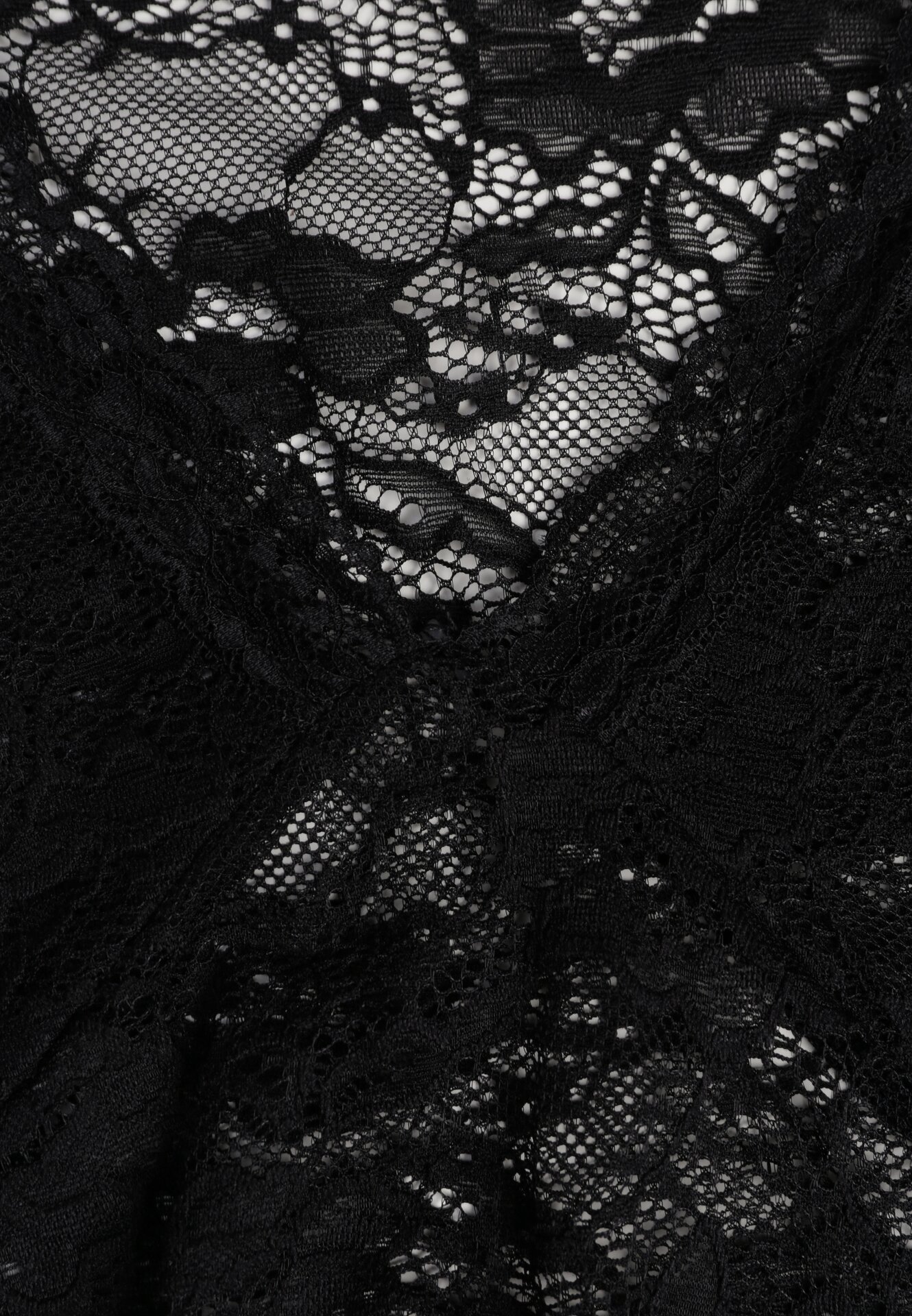 Czarna Koronkowa Bluzka z Rozkloszowanymi Długimi Rękawami Ablea