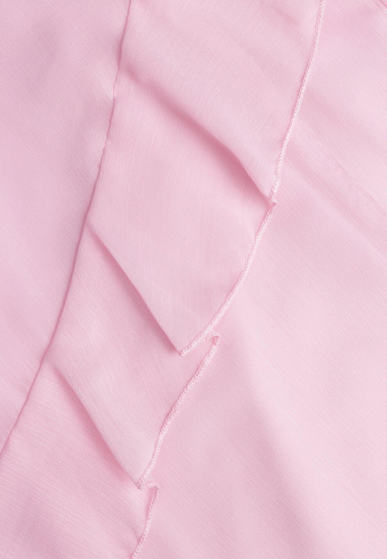 Różowa Koktajlowa Sukienka Taliowana z Falbankami Wiązana na Szyi Demeina