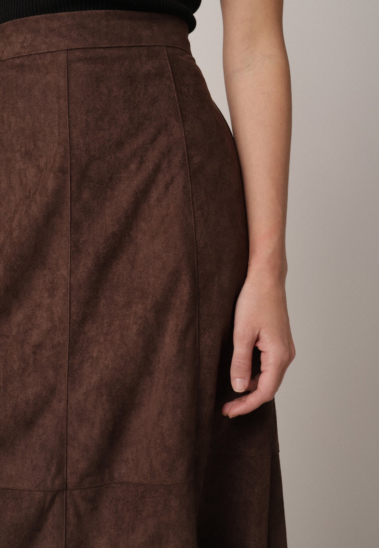 Brązowa Rozkloszowana Spódnica z Imitacji Zamszu Basara