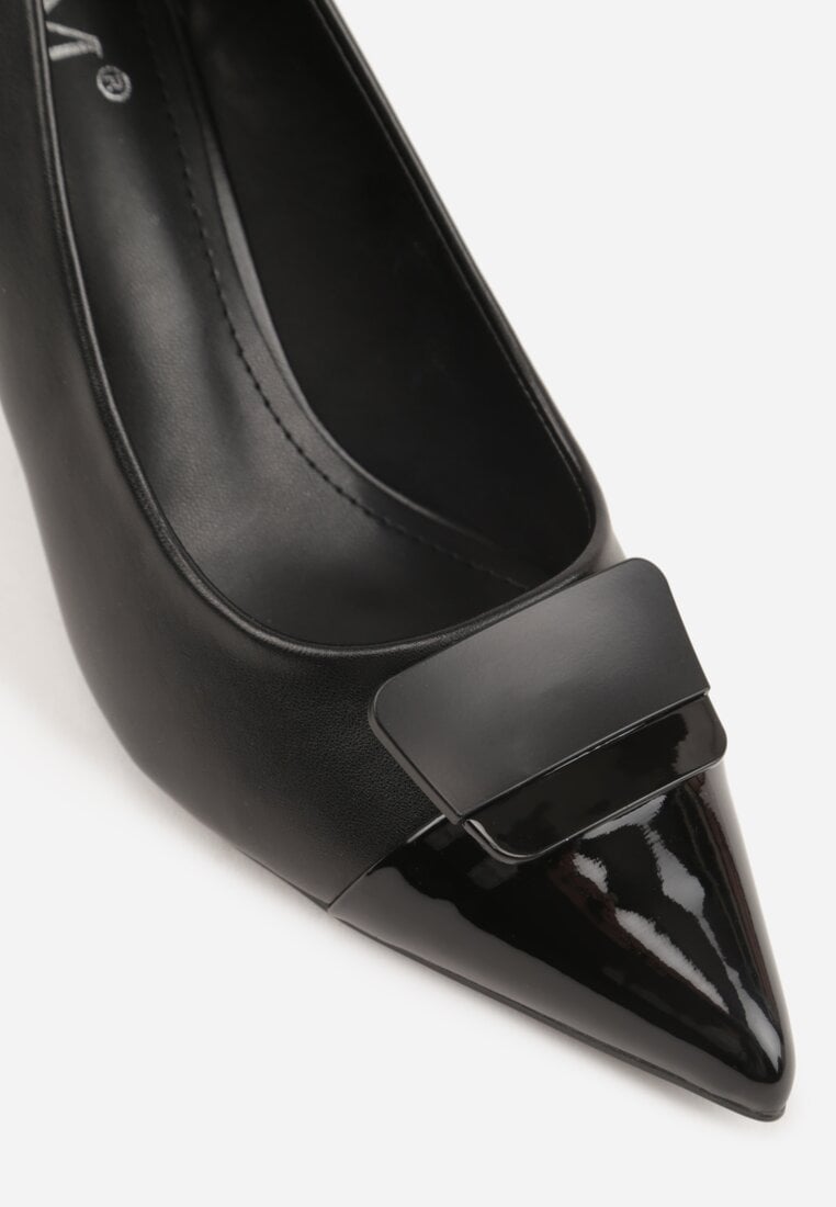 Czarne Szpilki Ozdobione z Geometryczną Aplikacją Lysastos