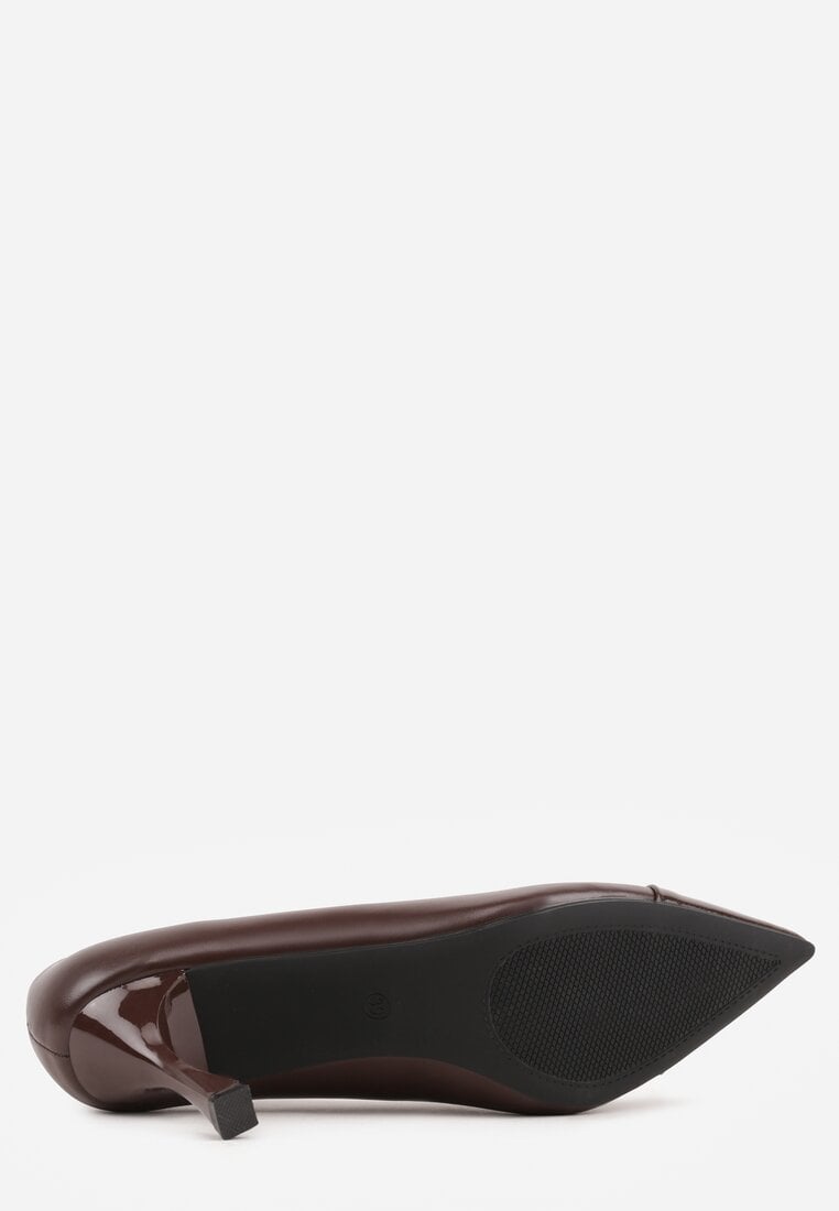 Brązowe Szpilki Ozdobione z Geometryczną Aplikacją Lysastos