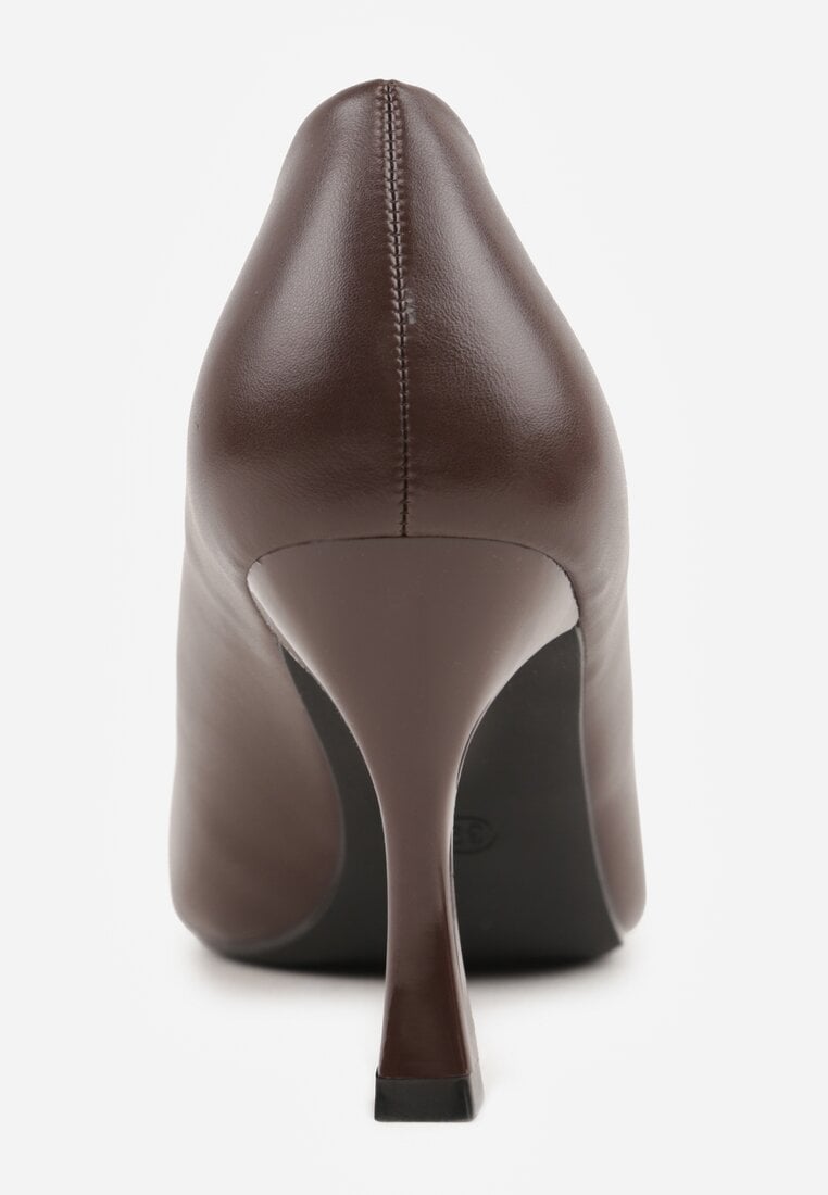 Brązowe Szpilki Ozdobione z Geometryczną Aplikacją Lysastos