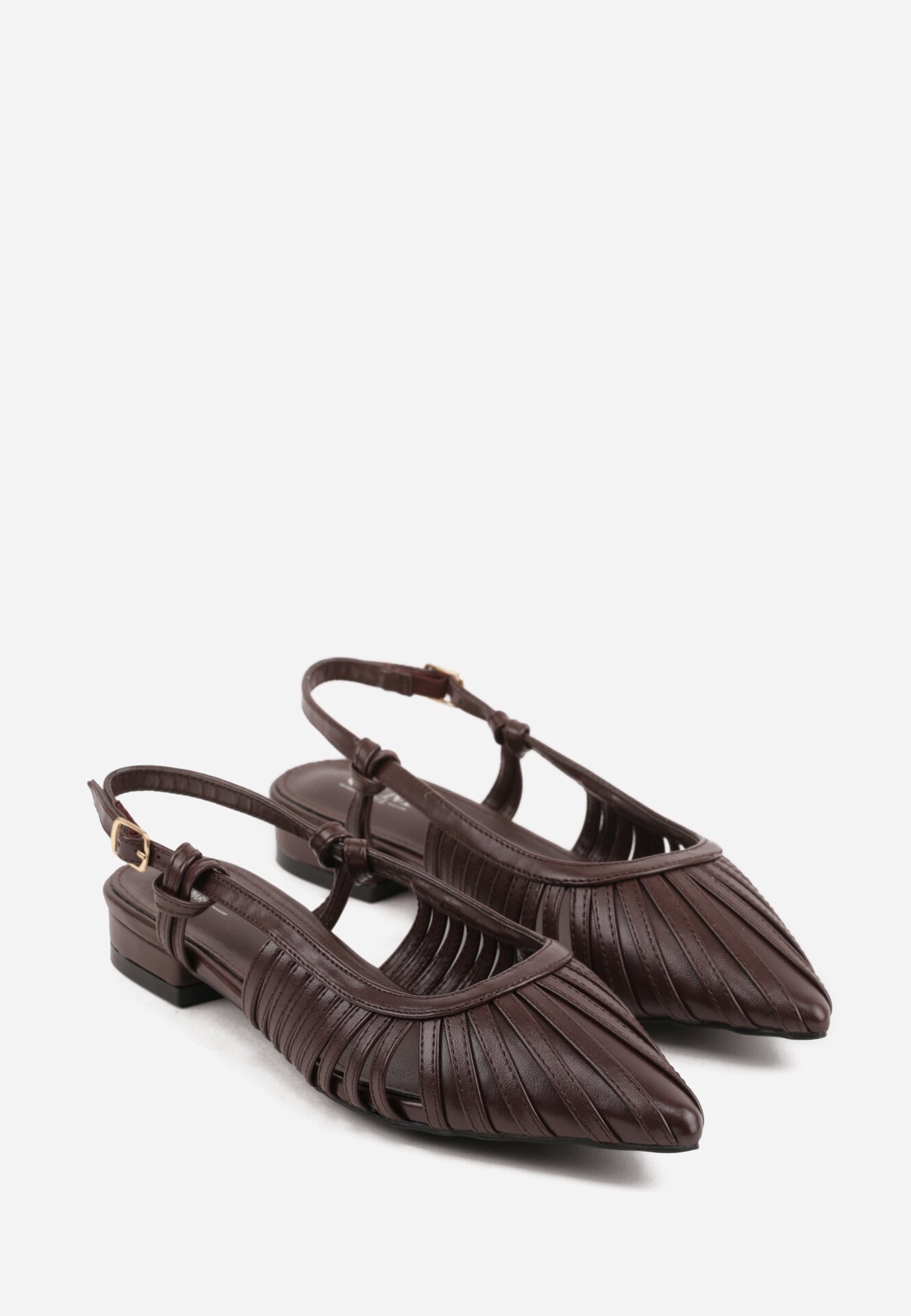 Brązowe Sandały na Płaskiej Podeszwie Ozdobione Wycięciami Auraly