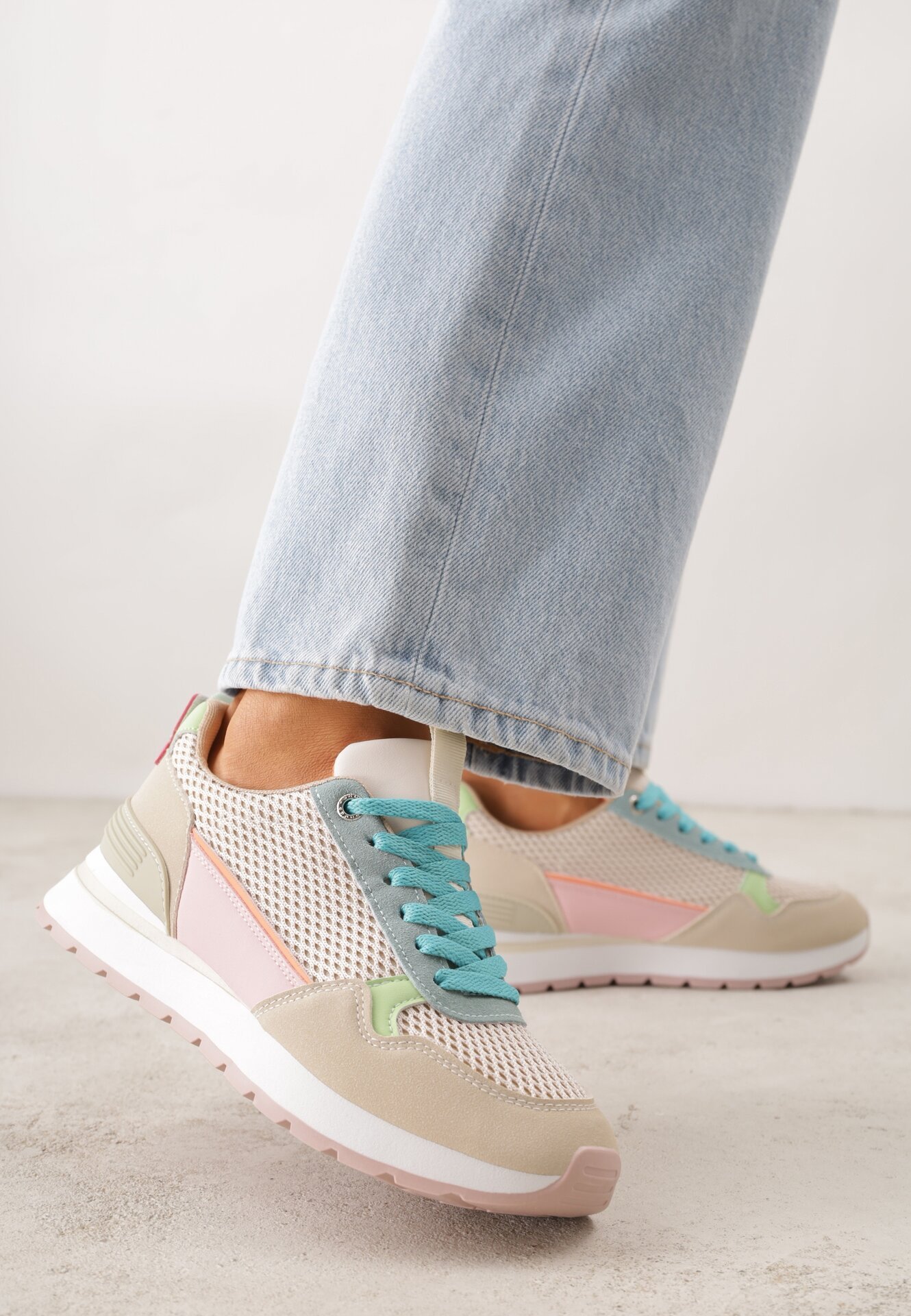 Beżowe Sneakersy z Siateczką i Antypoślizgową Podeszwą Katala