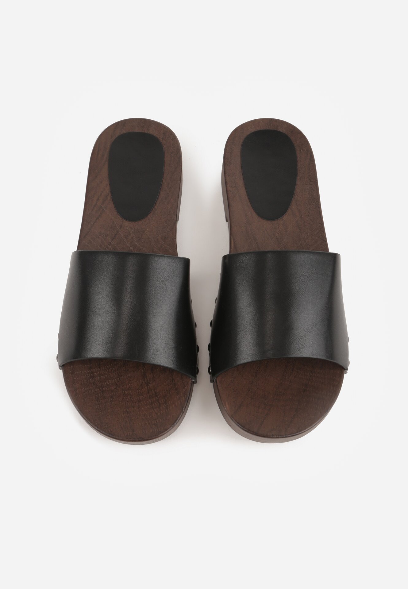 Czarne Klapki w Klasycznym Stylu z Nitami Talove