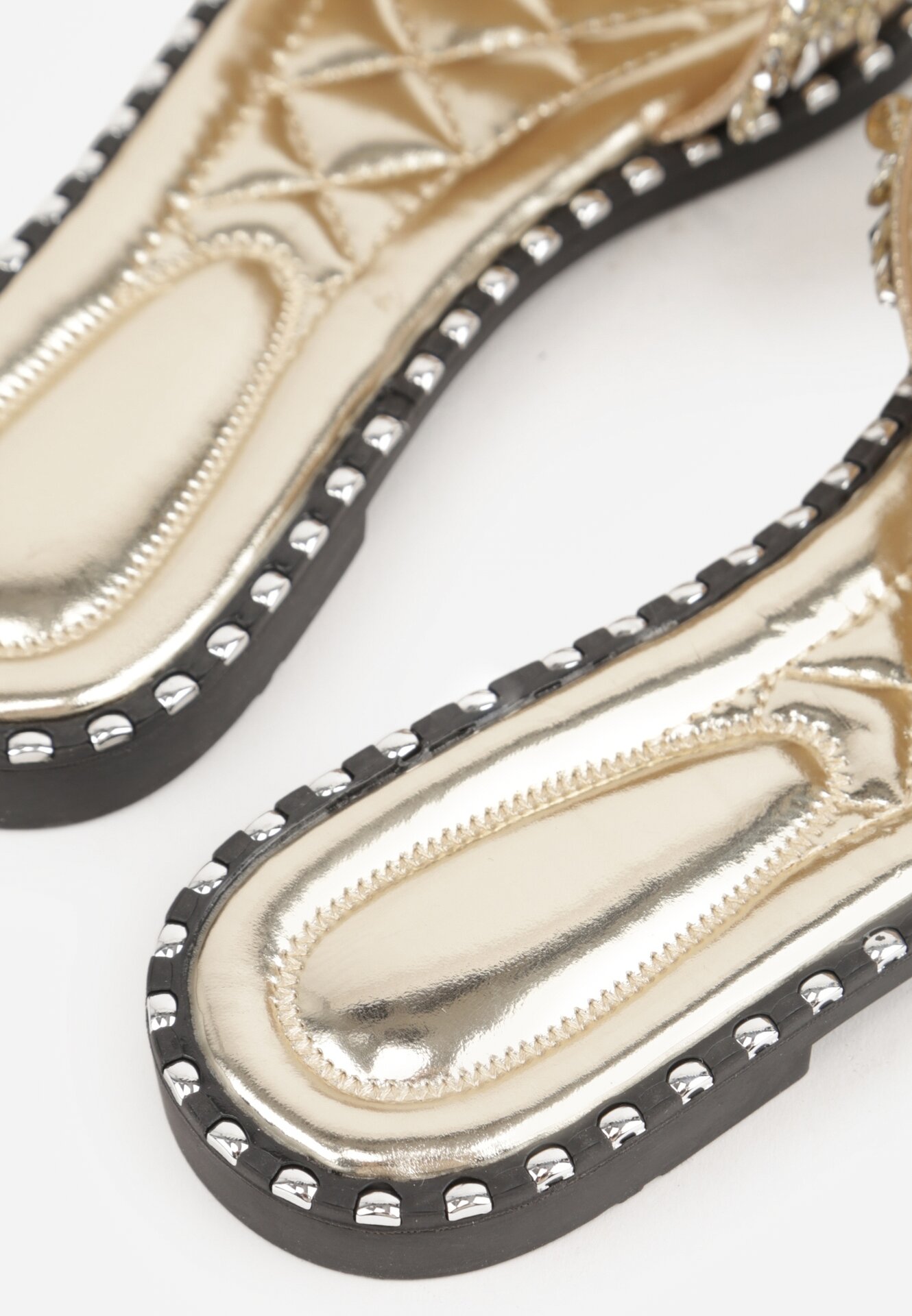 Złote Eleganckie Klapki z Biżuteryjnymi Aplikacjami Erannia