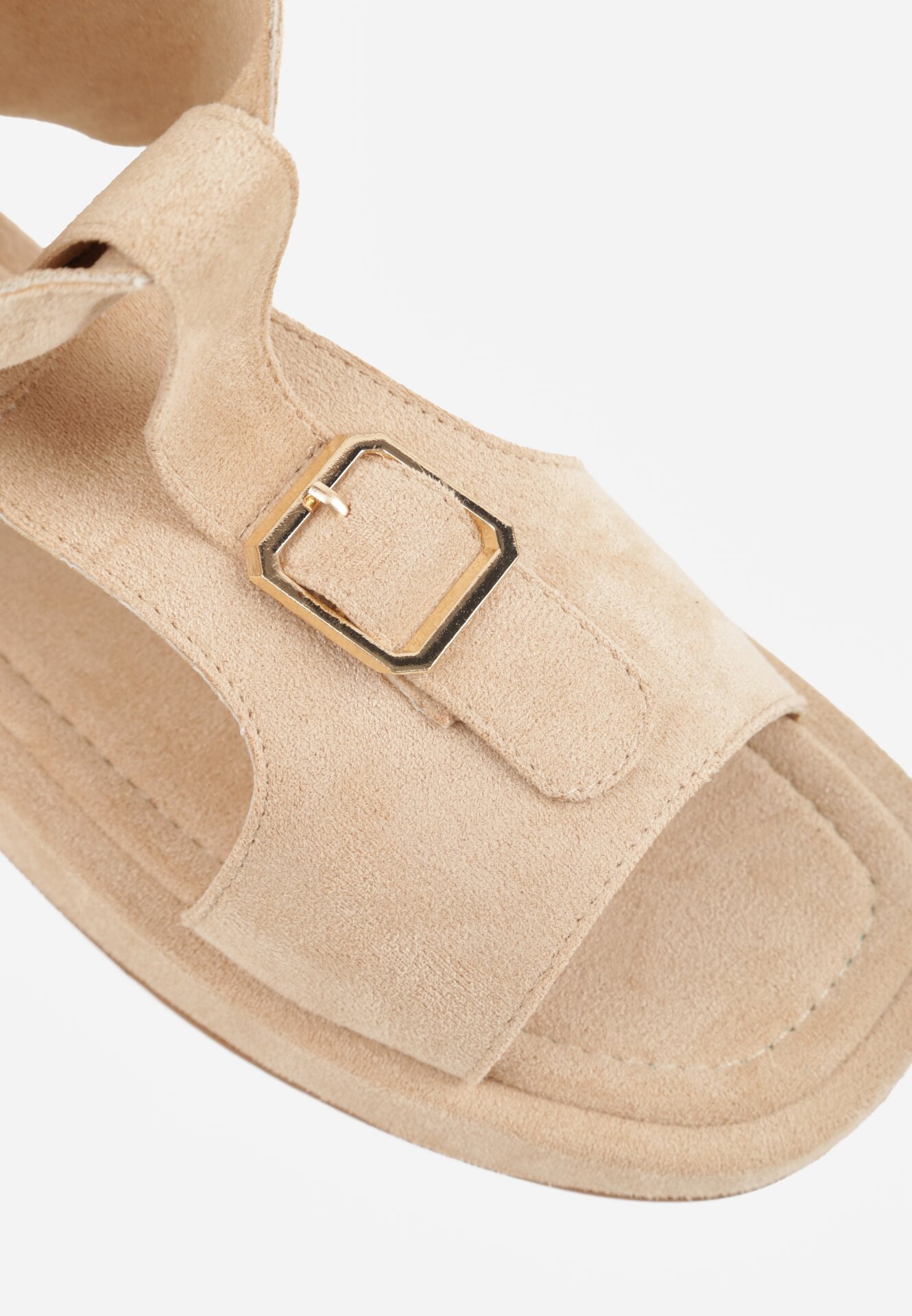 Beżowe Sandały w Stylu Botków z Ozdobną Klamrą Theaneasi