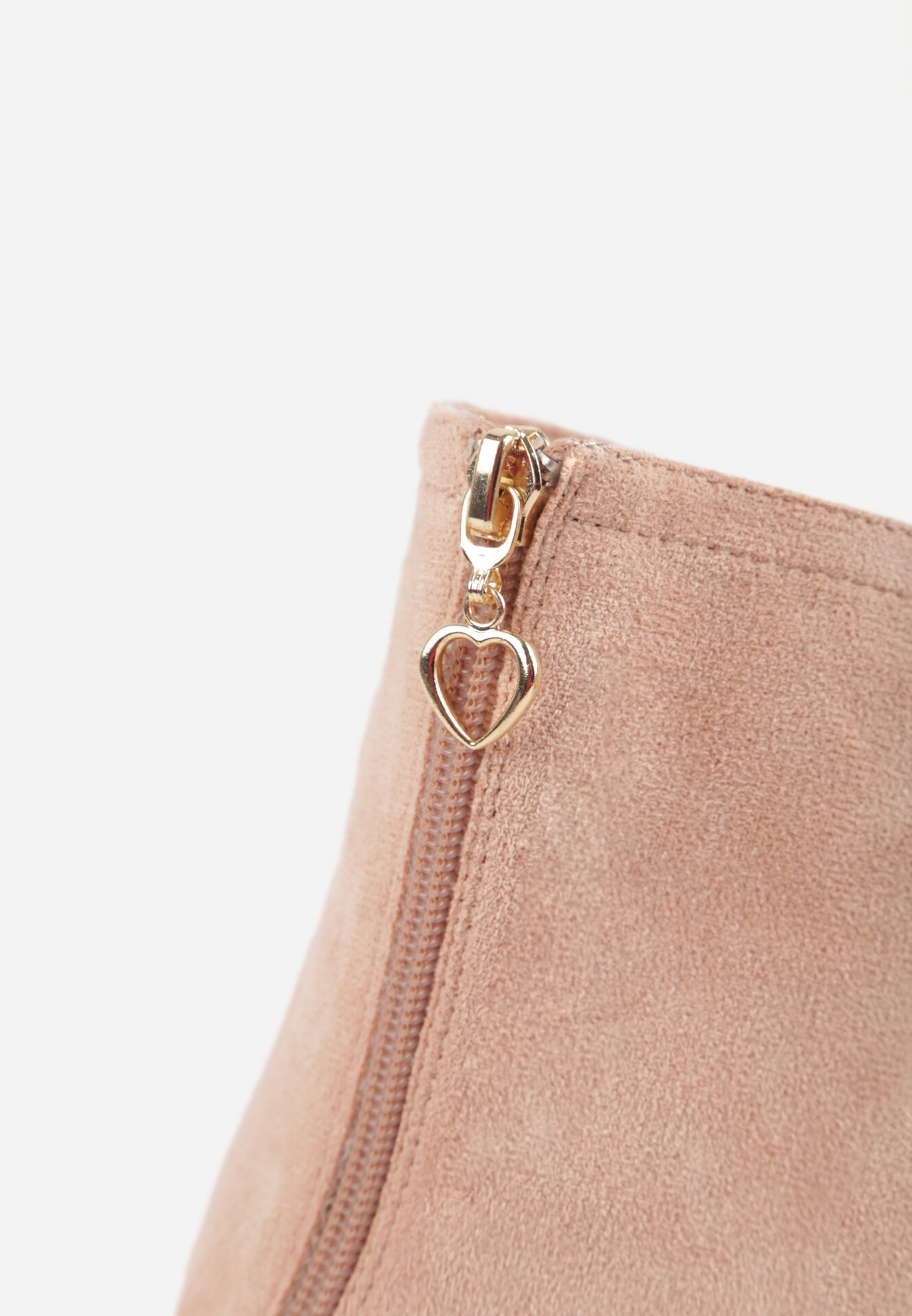 Różowe Sandały w Stylu Botków z Ozdobną Klamrą Theaneasi