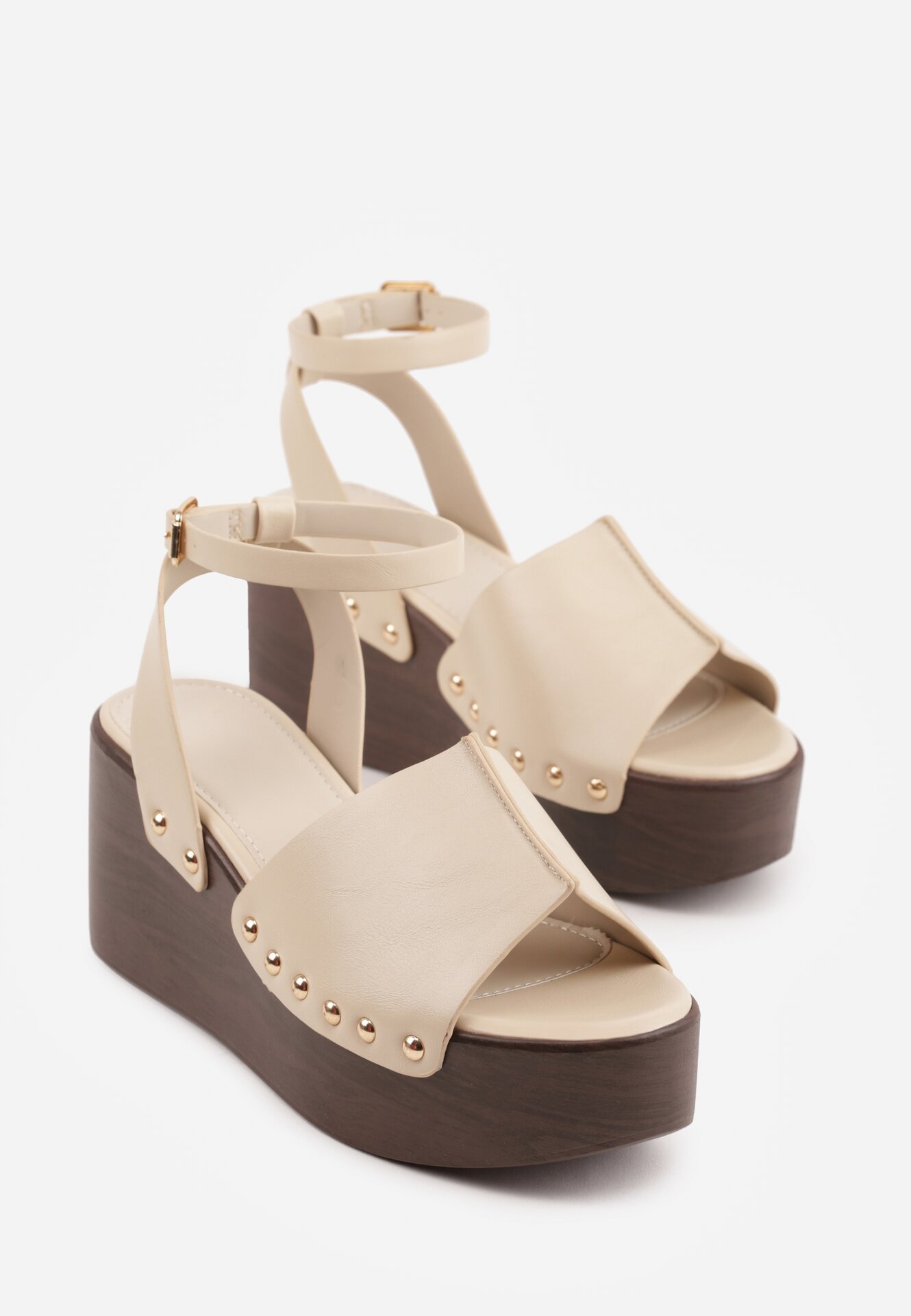 Beżowe Sandały na Koturnie i Platformie Ozdobione Nitami Rhethe