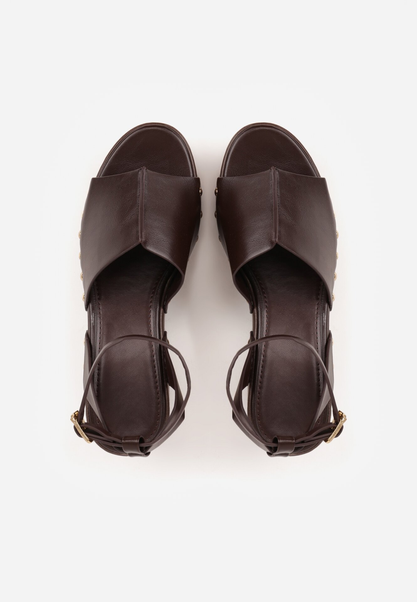 Ciemnobrązowe Sandały na Koturnie i Platformie Ozdobione Nitami Rhethe