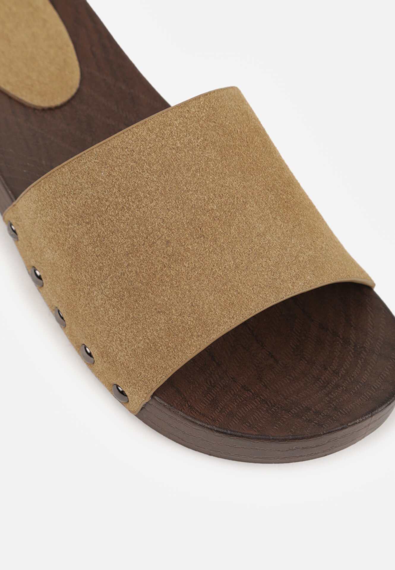 Ciemnobeżowe Klapki Ozdobione Nitami Thronisei