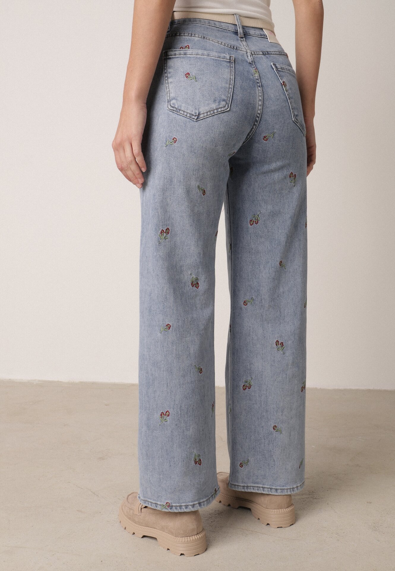 Niebieskie Jeansy z Bawełną o Szerokim Kroju z Wysokim Stanem Ozdobione Haftem Oslian