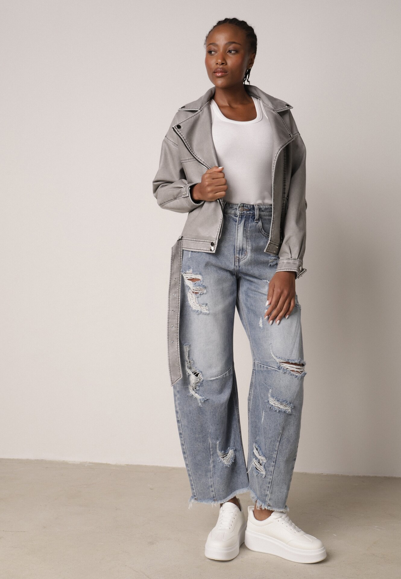 Niebieskie Bawełniane Jeansy Balloon z Wysokim Stanem i z Prztarciami Dziurami Typhaea