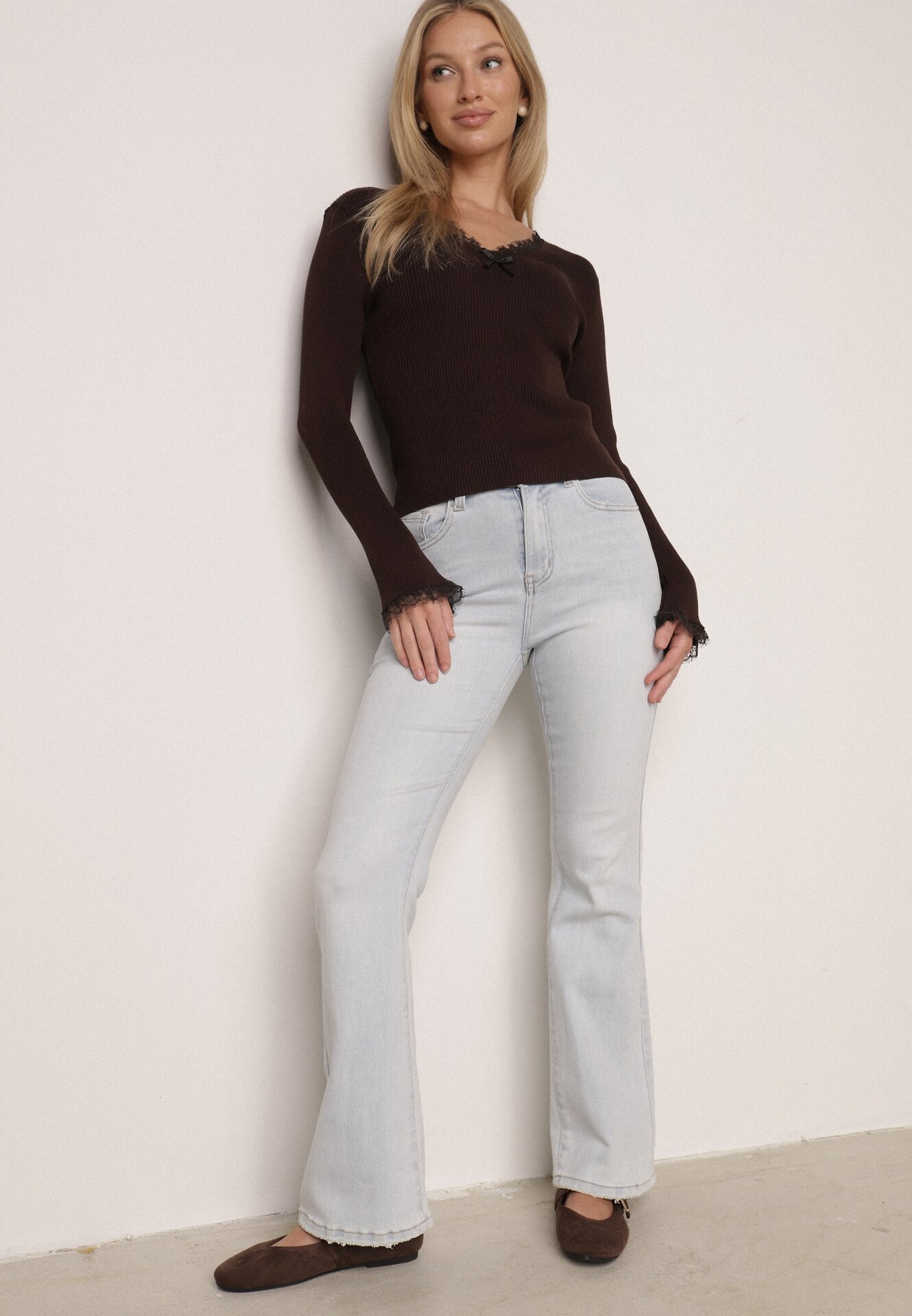 Niebieskie Jeansy Typu Dzwony z Bawełną i Wysokim Stanem Nesanthe