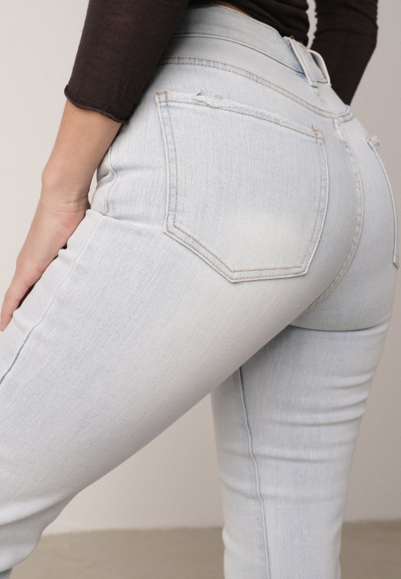 Niebieskie Jeansy Typu Dzwony z Bawełną i Wysokim Stanem Nesanthe