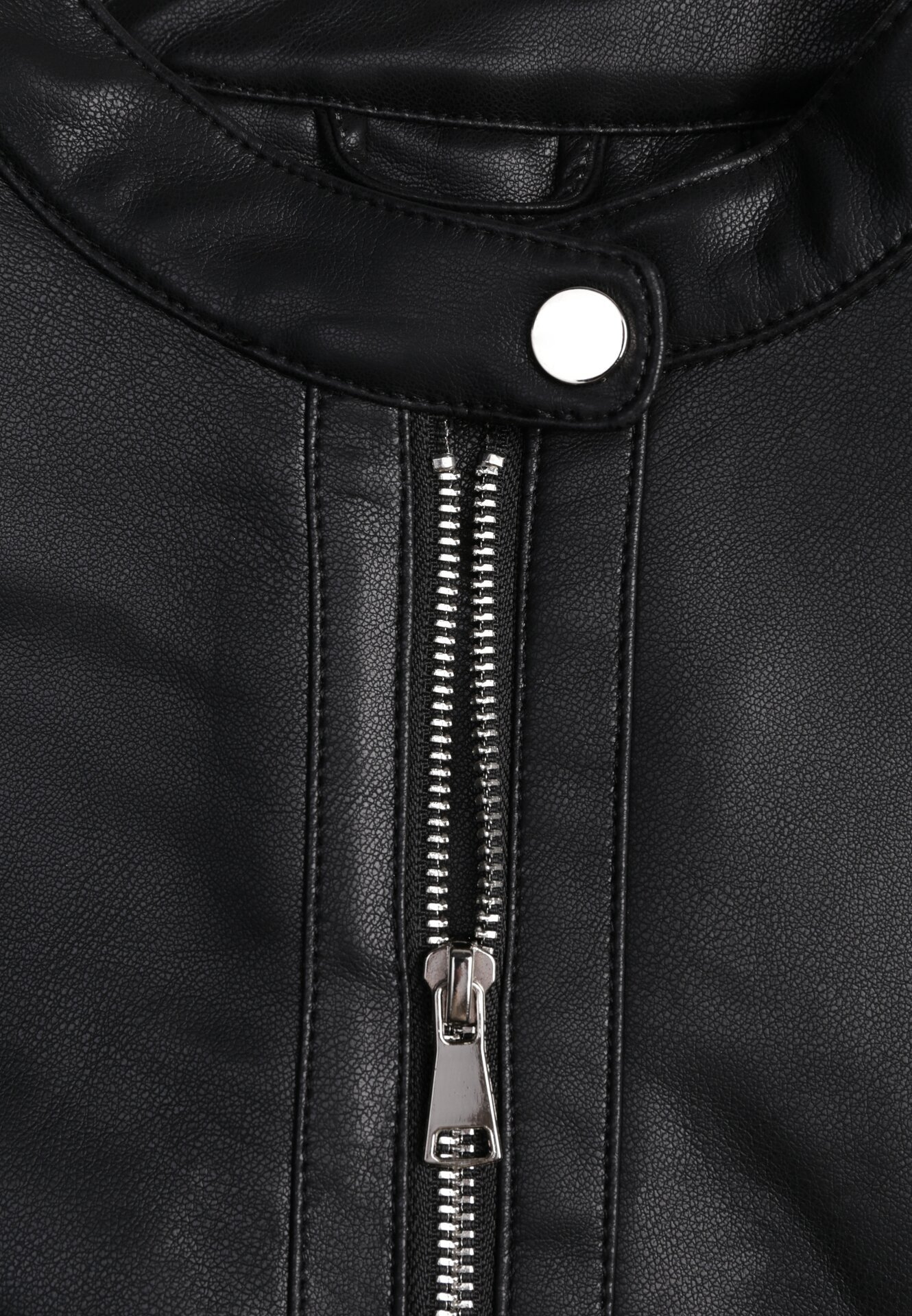 Czarna Klasyczna Kurtka Ramoneska o Taliowantym Kroju Anlea