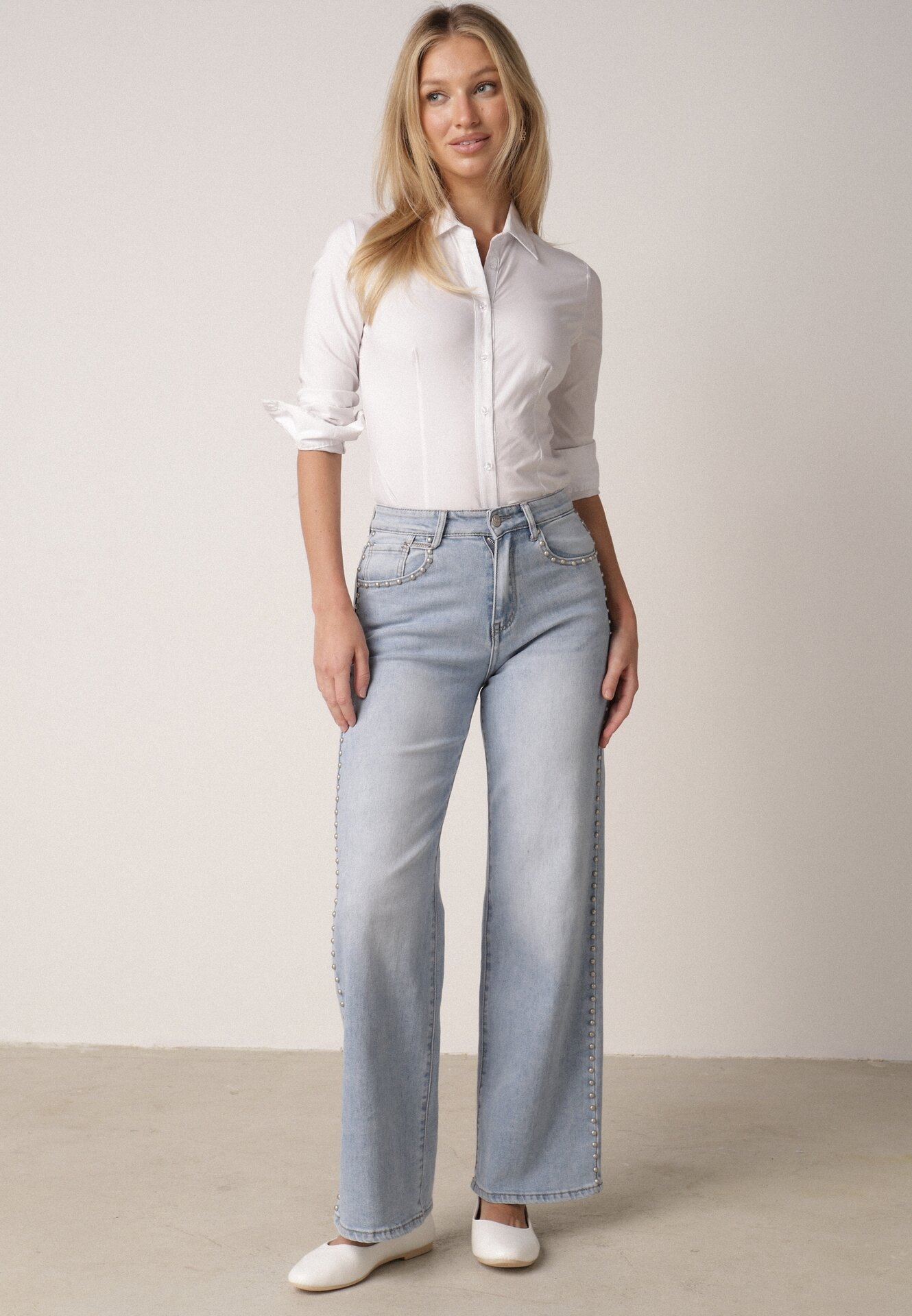 Niebieskie Szerokie Jeansy Wysoki Stan z Bawełną Ozdobione Nitami Basithoe