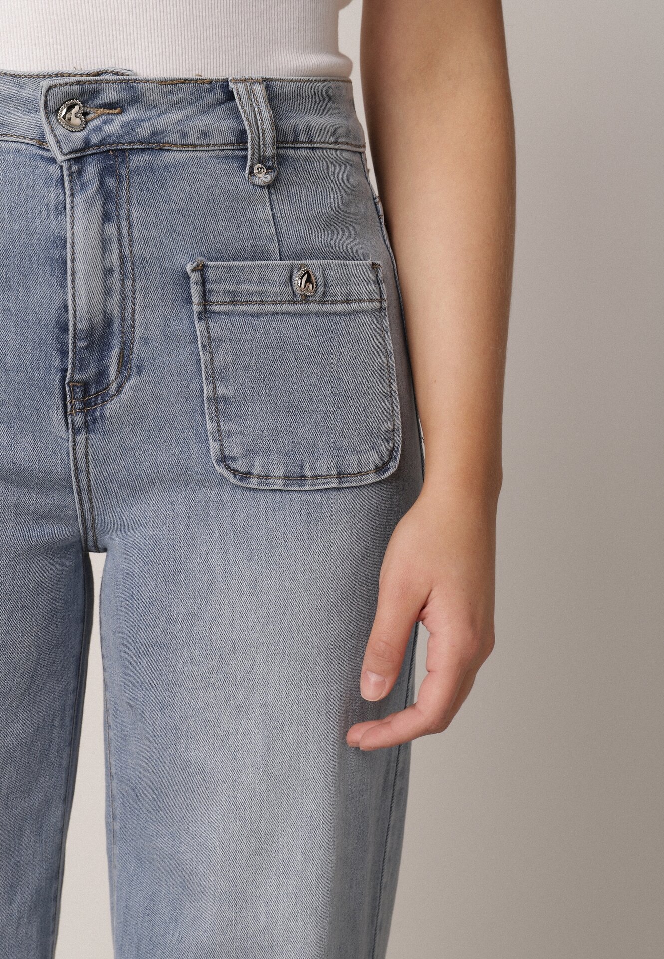 Niebieskie Jeansy Szerokie z Wysokim Stanem z Ozdobnymi Kieszonkami Phinis