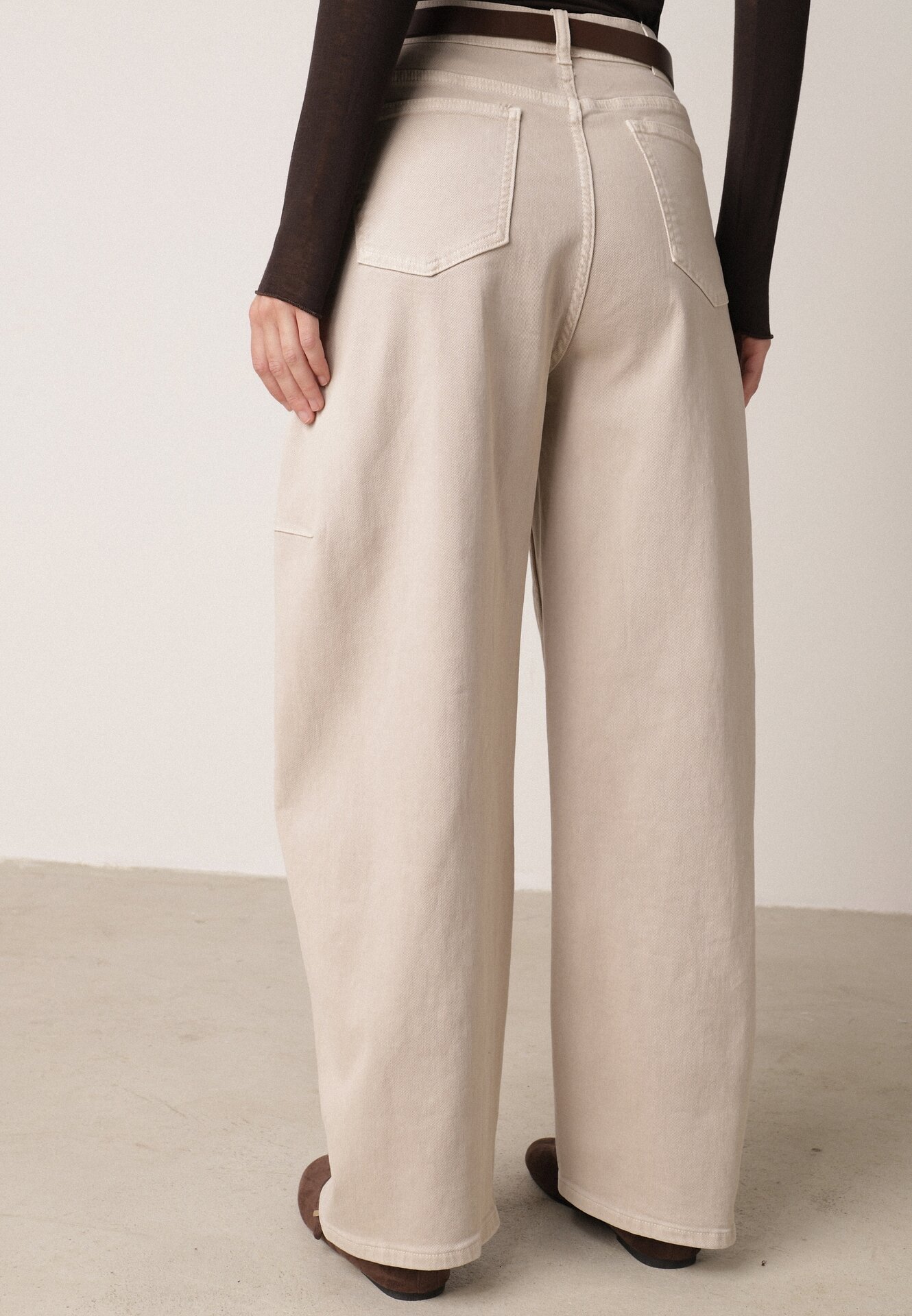 Beżowe Bawełniane Jeansy o Kroju Balloon z Wysokim Stanem i Przeszyciami Katameia