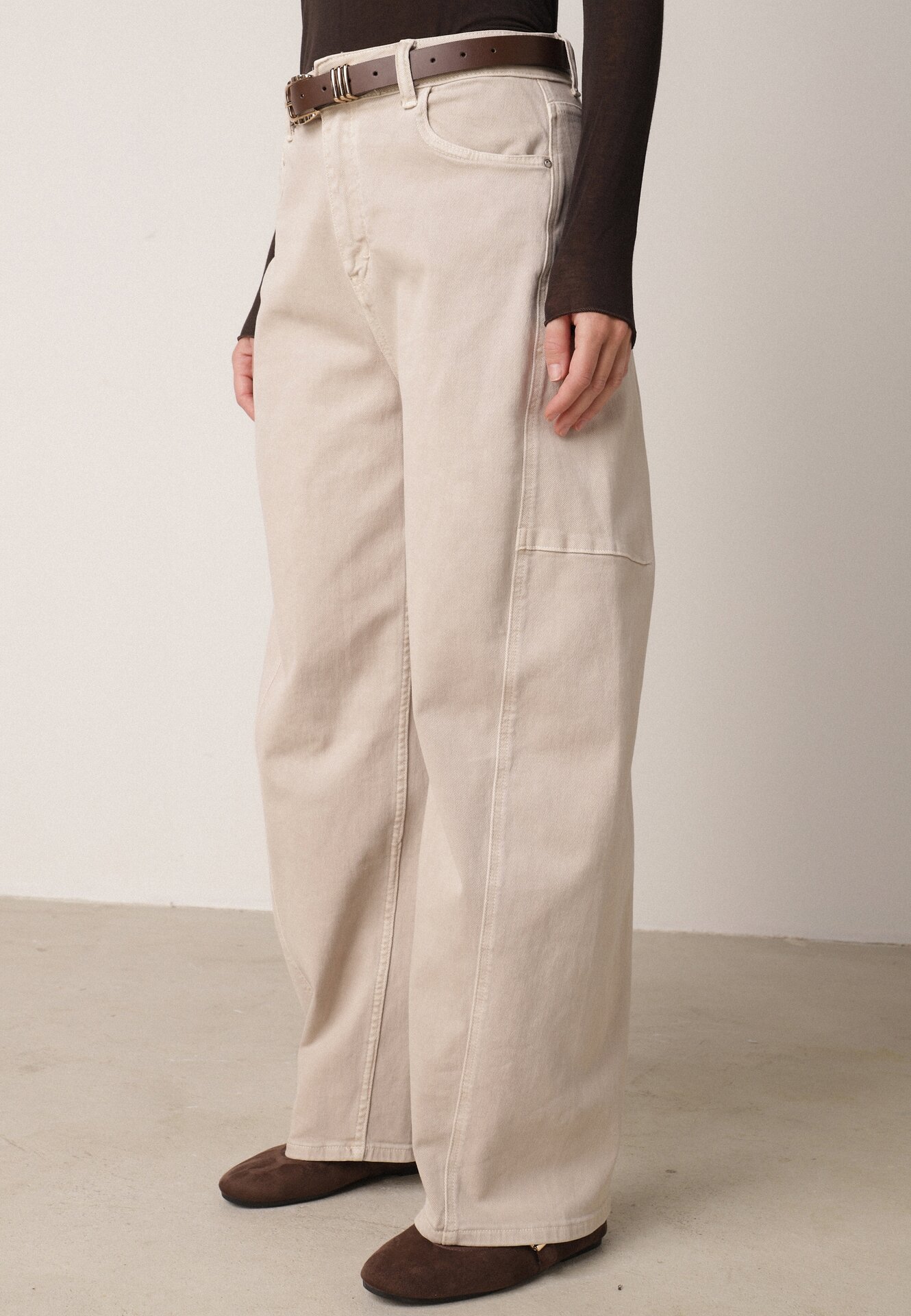 Beżowe Bawełniane Jeansy o Kroju Balloon z Wysokim Stanem i Przeszyciami Katameia