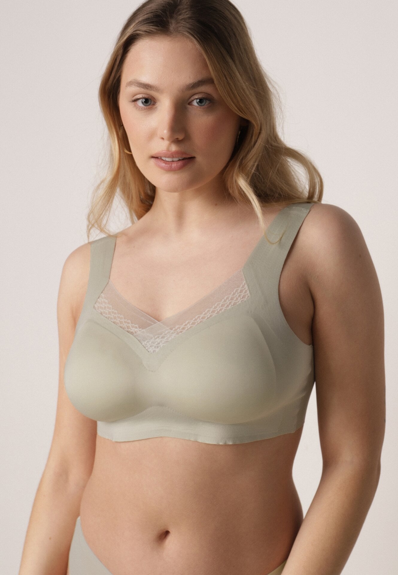 Zielony Biustonosz Sportowy z Siateczką i Usztywnionymi Miseczkami Zerirae