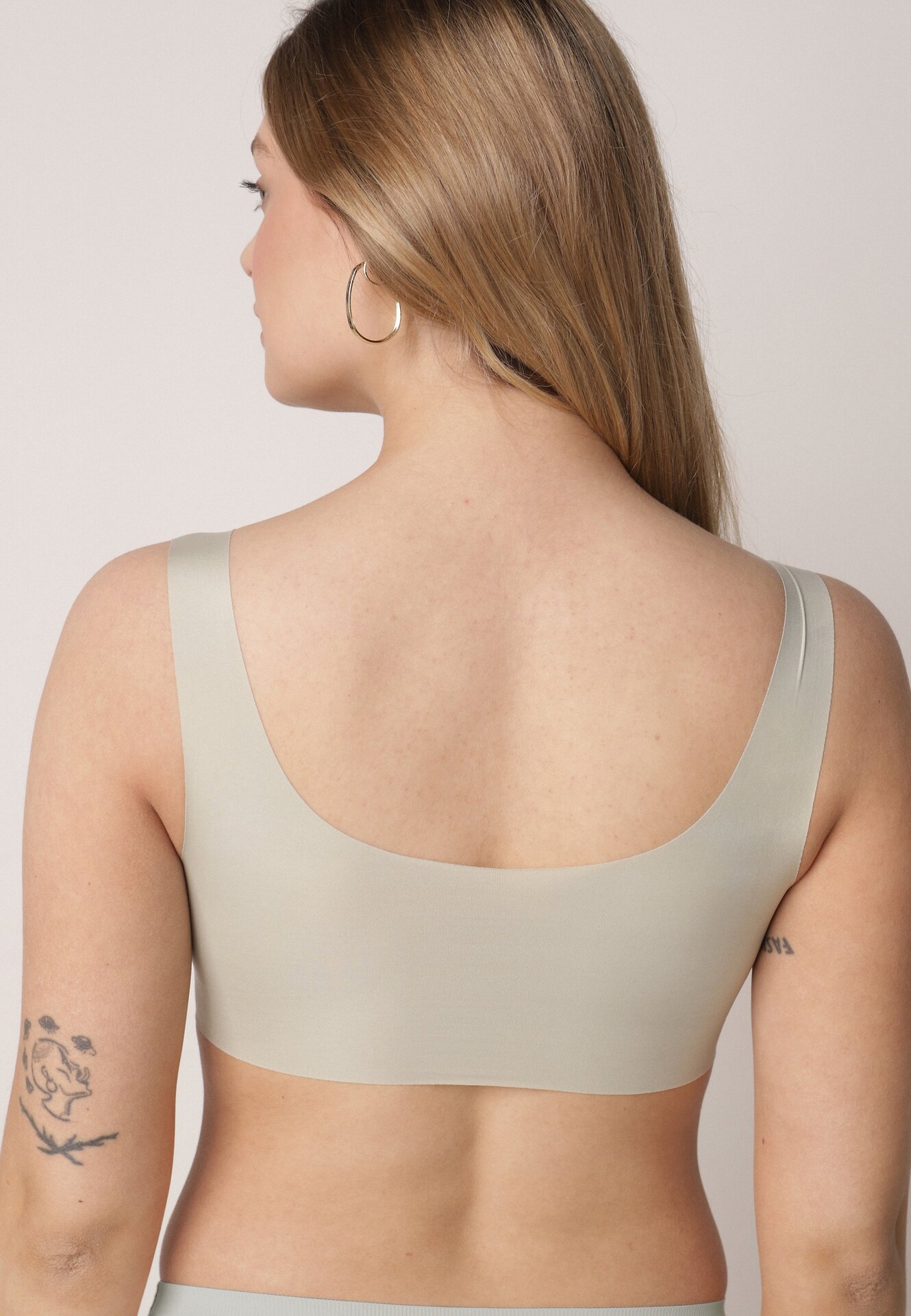 Szary Biustonosz Sportowy z Siateczką i Usztywnionymi Miseczkami Zerirae