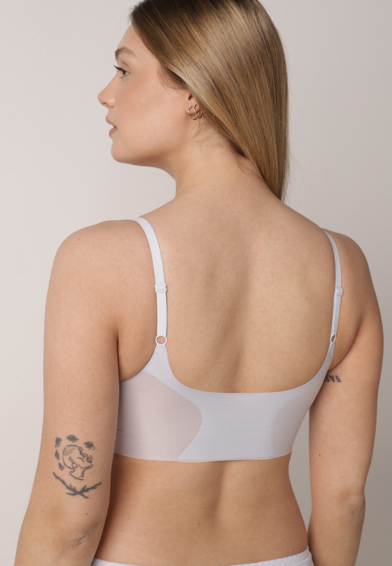 Niebieski Bezszwowy Biustonosz Bez Fiszbin z Elastycznego Materiału Edalith