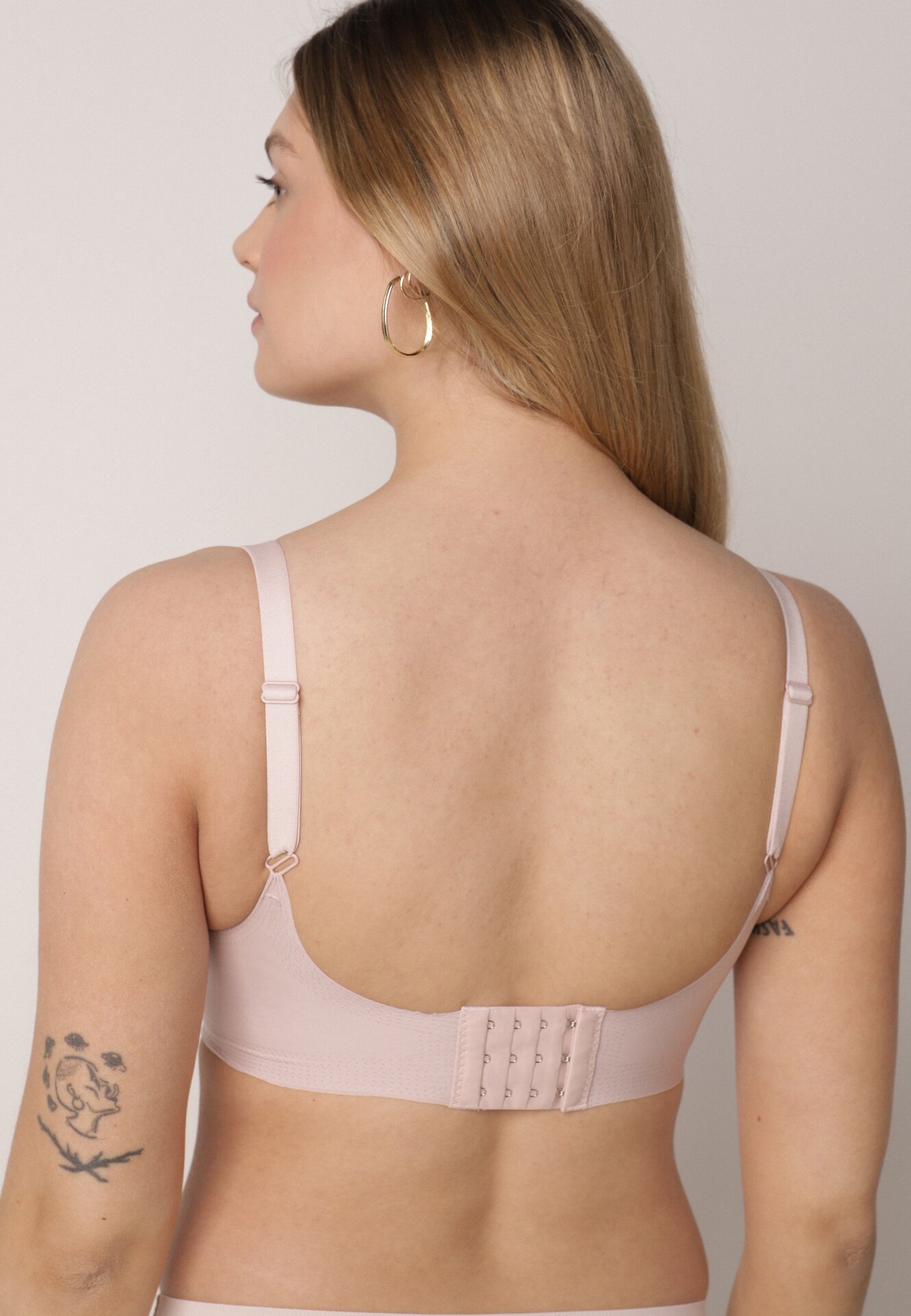 Jasnoróżowy Usztywniany Biustonosz Bezszwowy Bez Fiszbin Pretiona