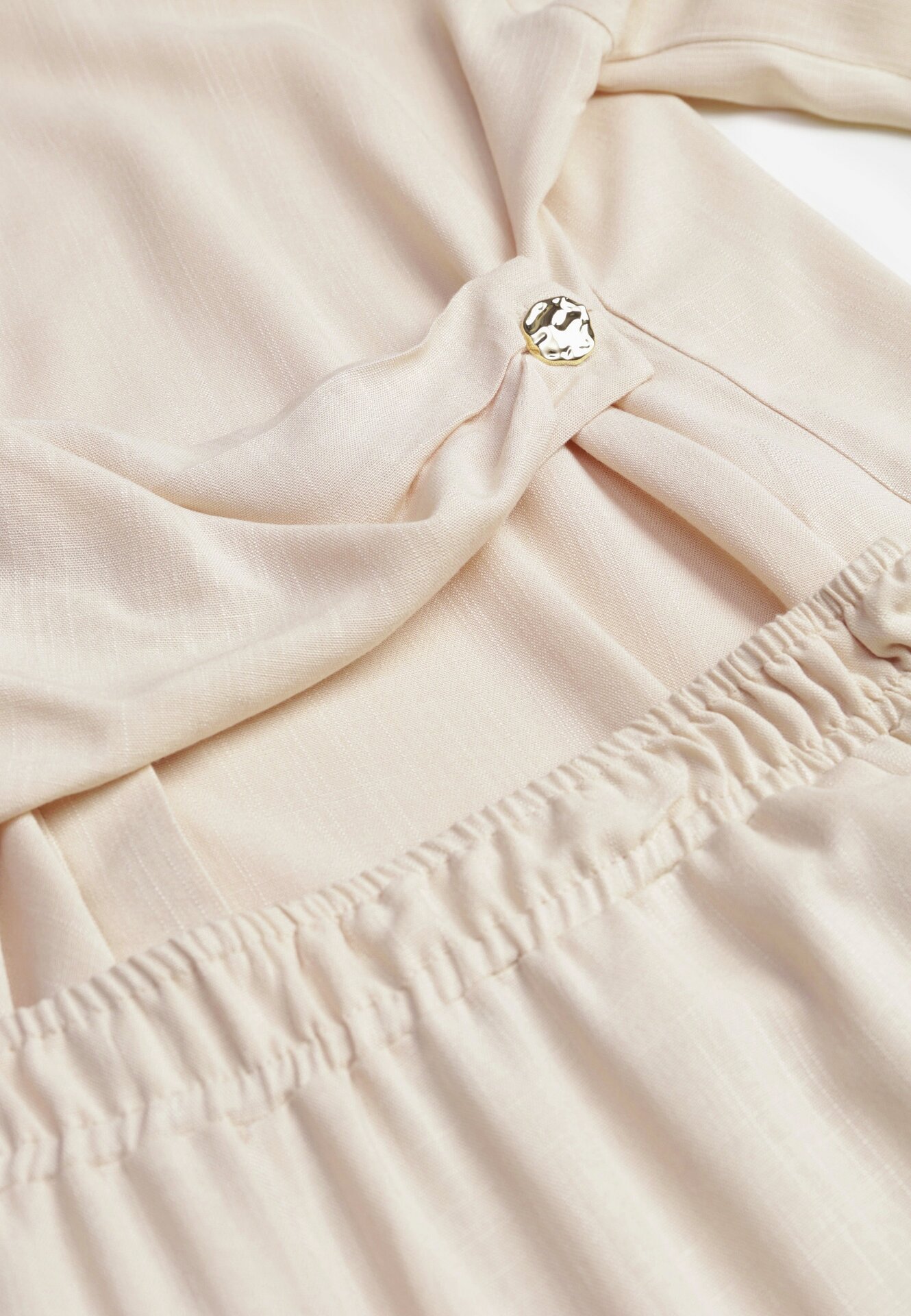 Beżowy Wiskozowy Komplet Asymetryczna Koszula i Spodnie z Kieszeniami Moneia