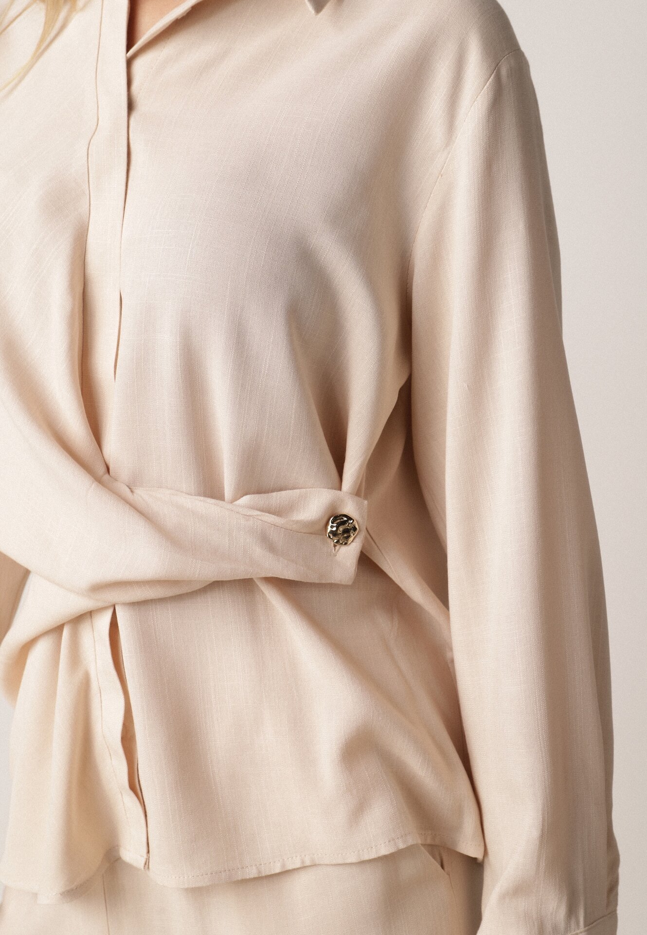 Beżowy Wiskozowy Komplet Asymetryczna Koszula i Spodnie z Kieszeniami Moneia