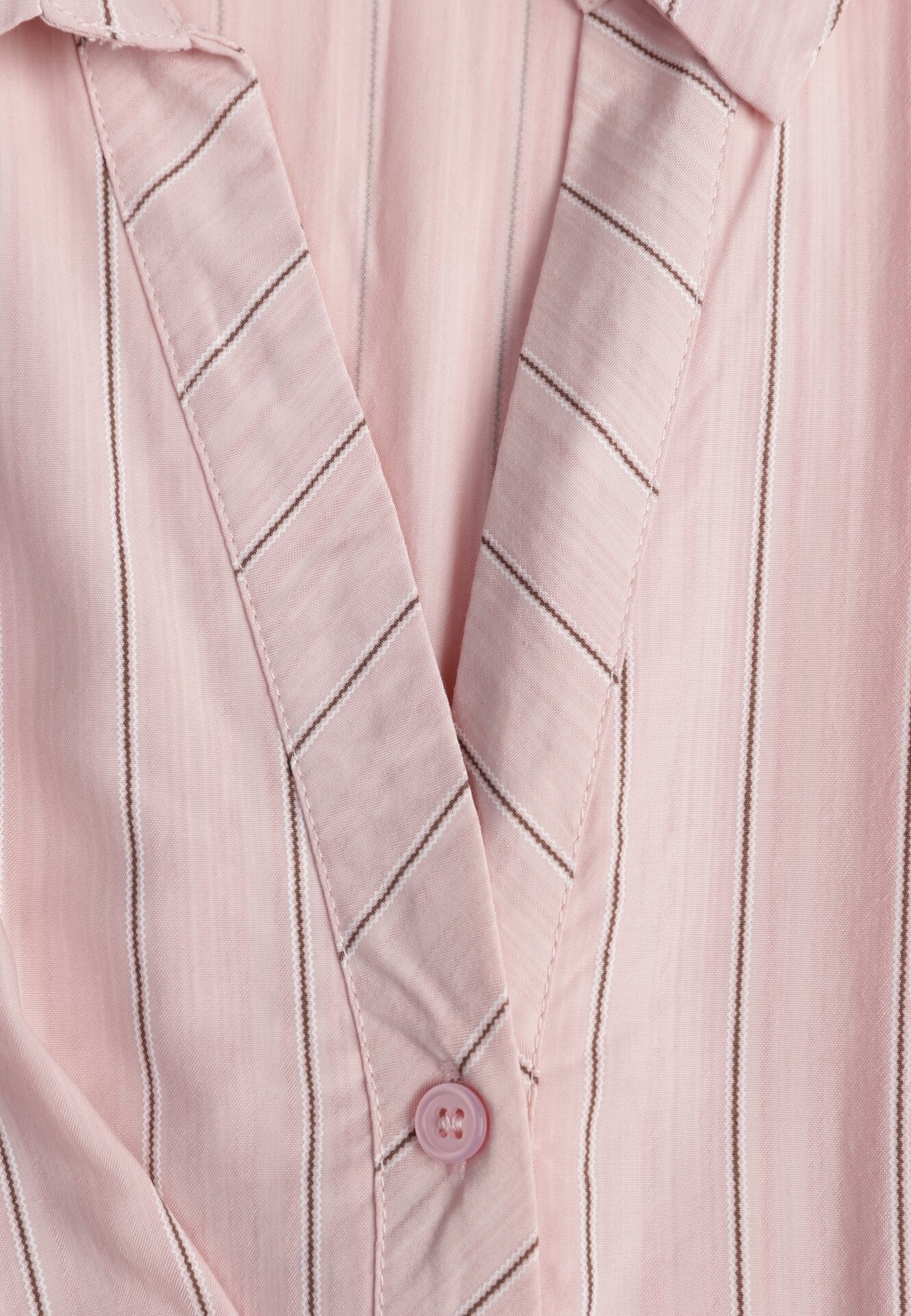 Różowa Koszulowa Sukienka z Wiskozy z Ozdobnym Marszczeniem w Talii Batena