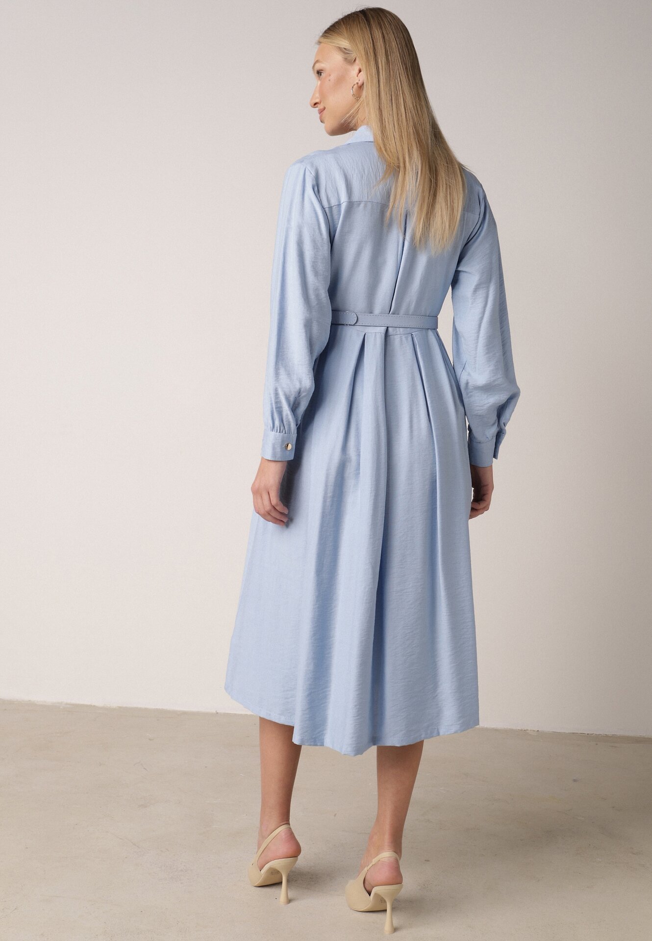 Niebieska Wiskozowa Sukienka Koszulowa z Paskiem Andranassa