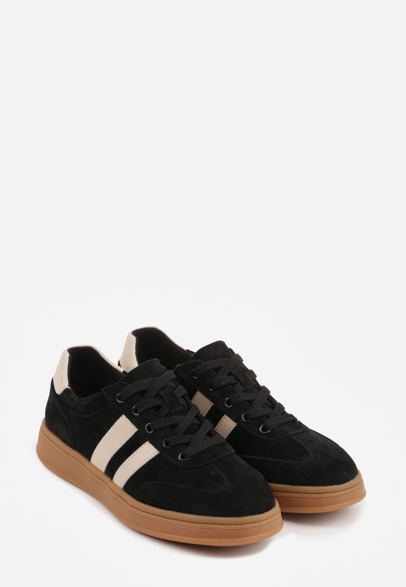 Czarne Skórzane Sneakersy i Ozdobnymi Paskami Zelisei