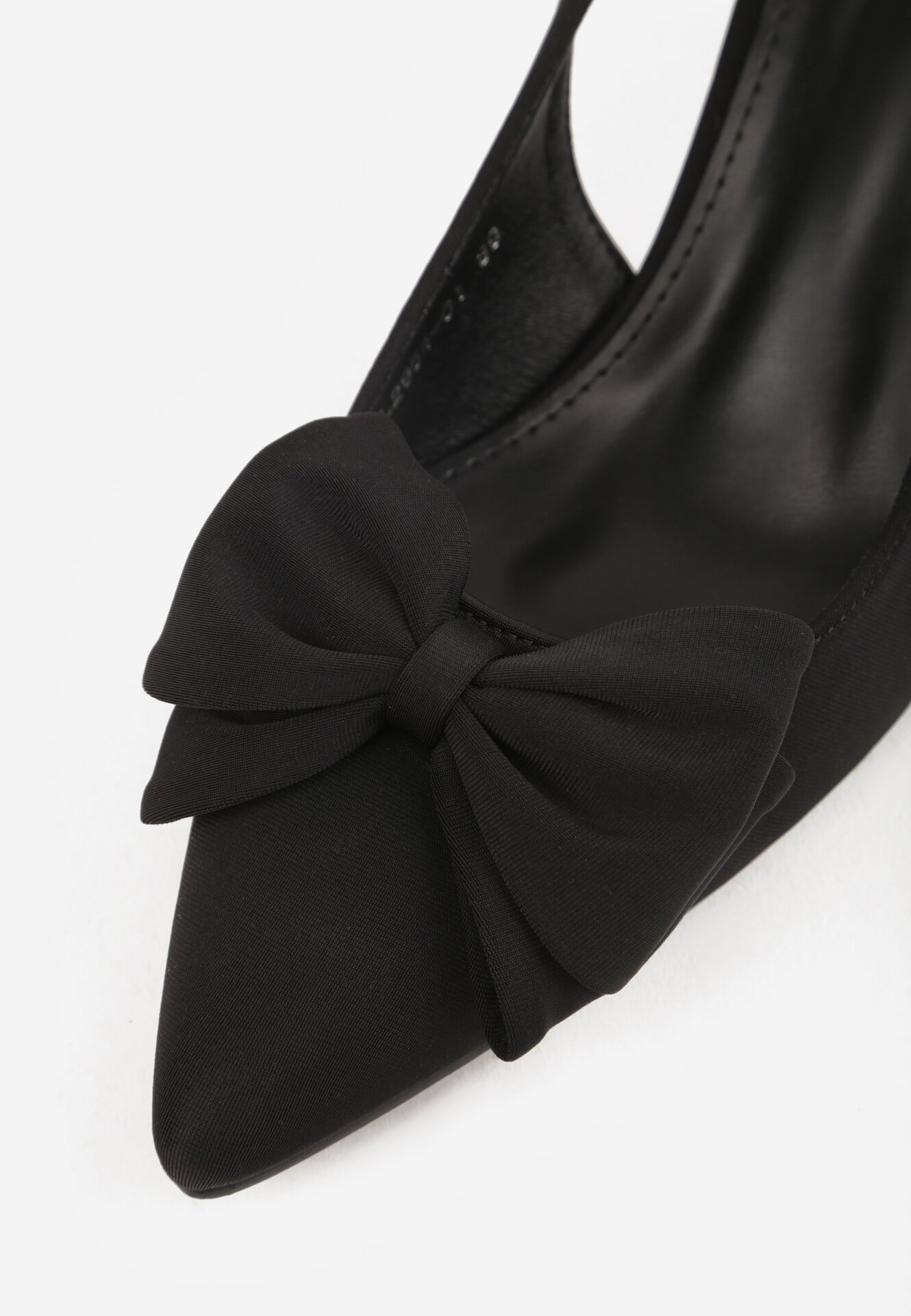 Czarne Sandały na Kaczuszce z Noskiem w Szpic z Kokardą Nepho