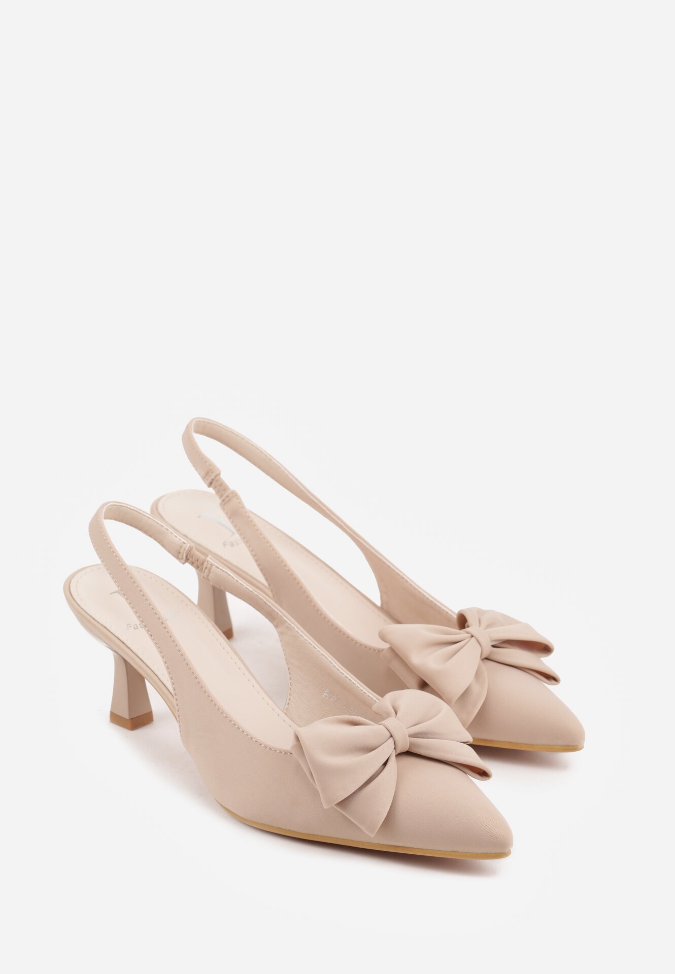 Beżowe Sandały na Kaczuszce z Noskiem w Szpic z Kokardą Nepho