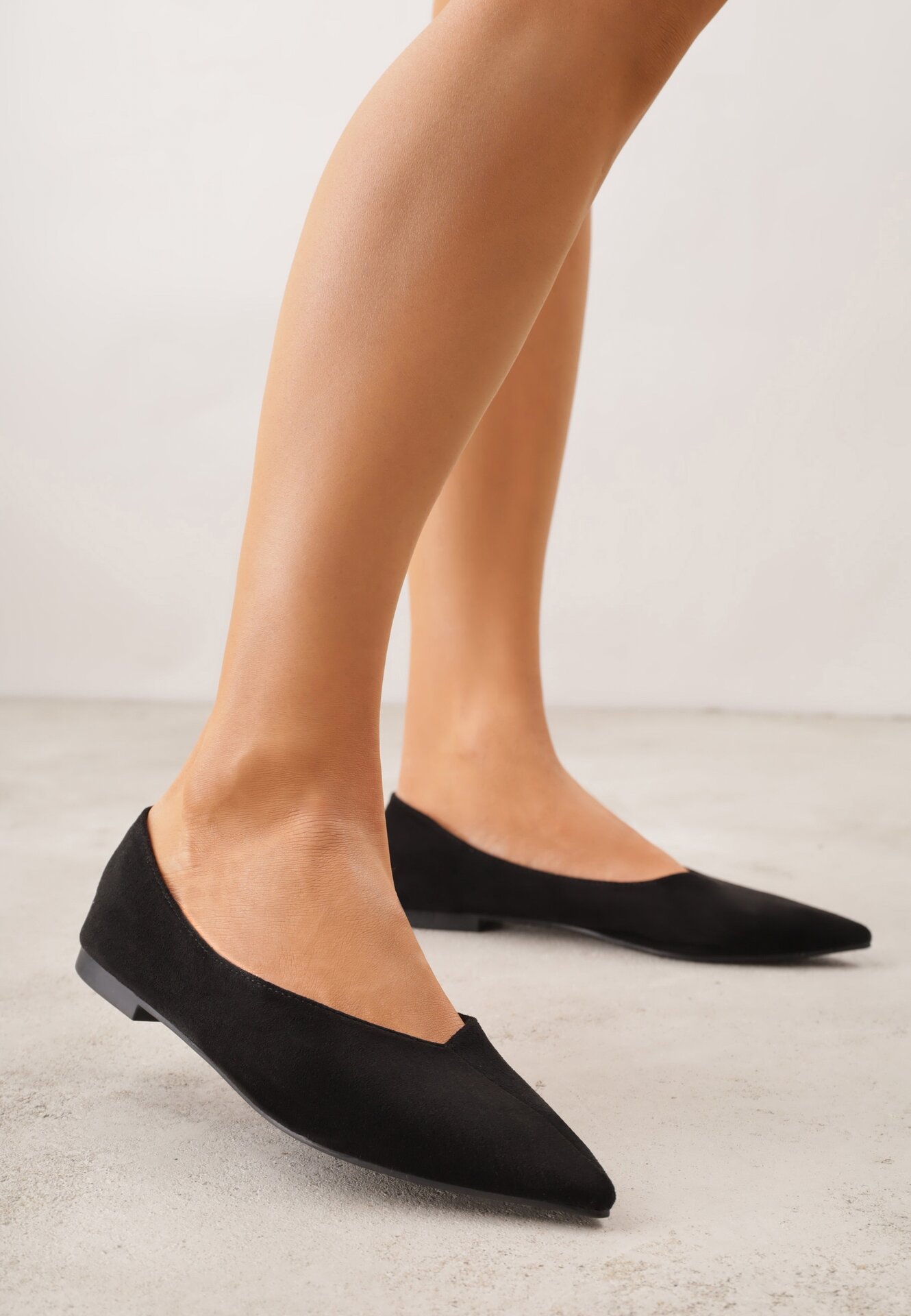Czarne Balerinki z Imitacji Zamszu z Noskiem w Szpic Egynome