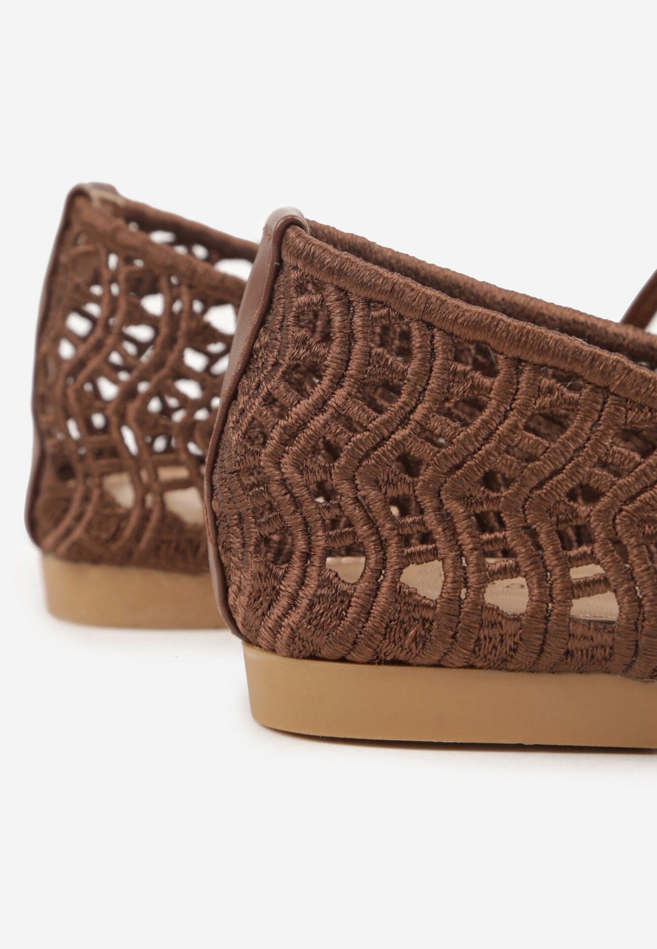 Brązowe Ażurowe Balerinki z Imitacji Plecionki z Paskiem Naeraea