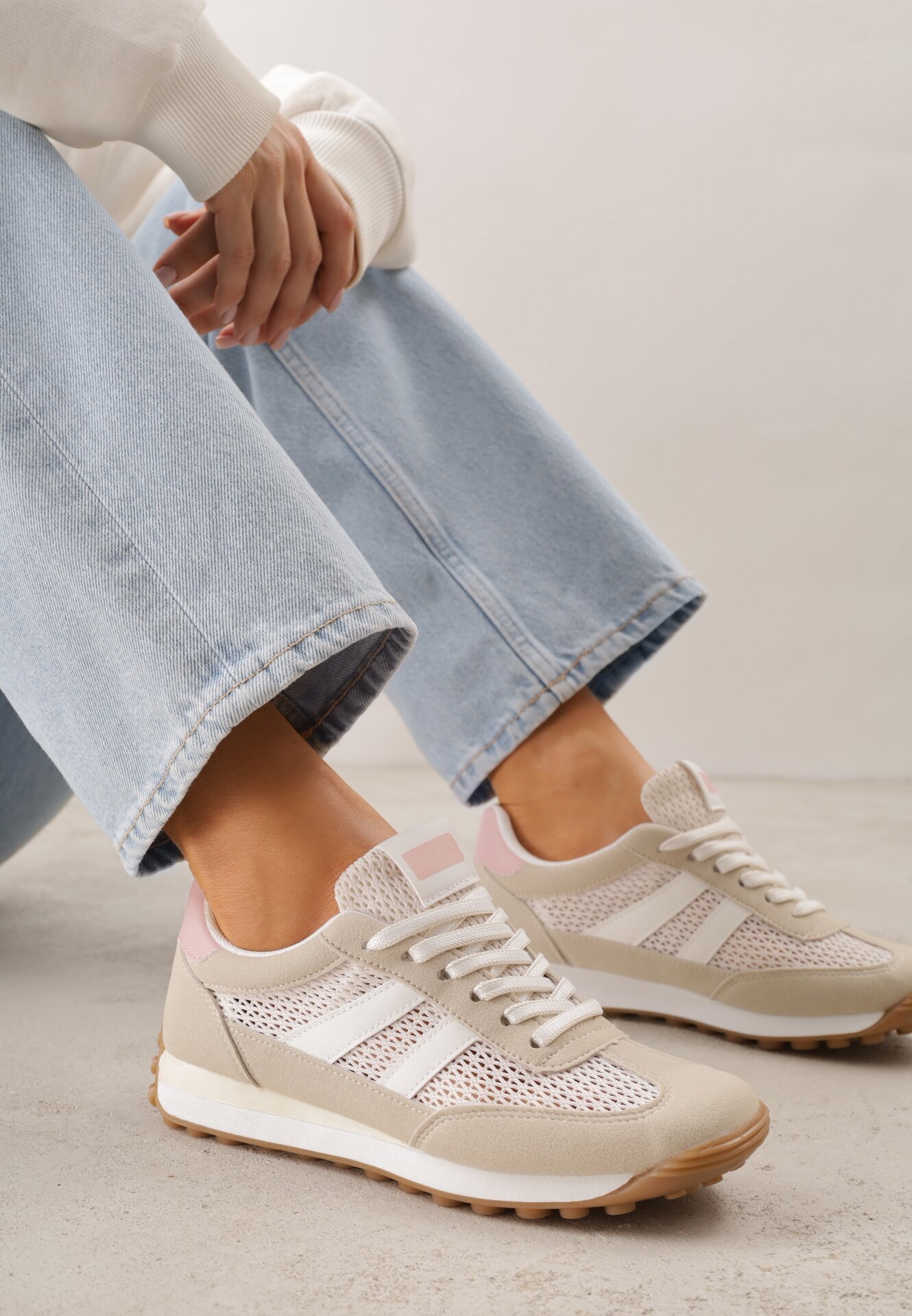 Beżowe Casualowe Sneakersy z Siateczkowymi Wstawkami Kassadina